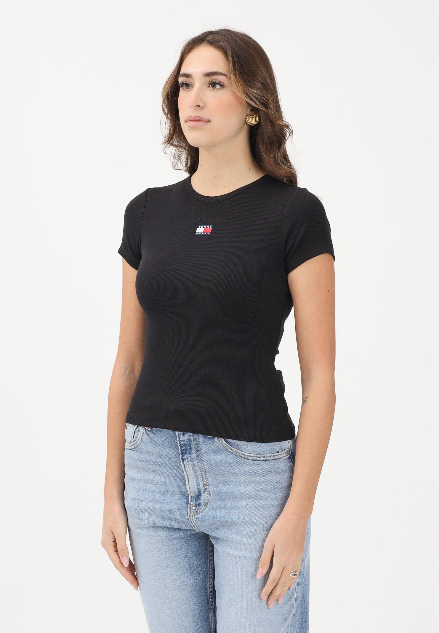 TOMMY JEANS T-shirt a manica corta nera da donna con patch logo DW0DW17881 BDS TOMMY JEANS