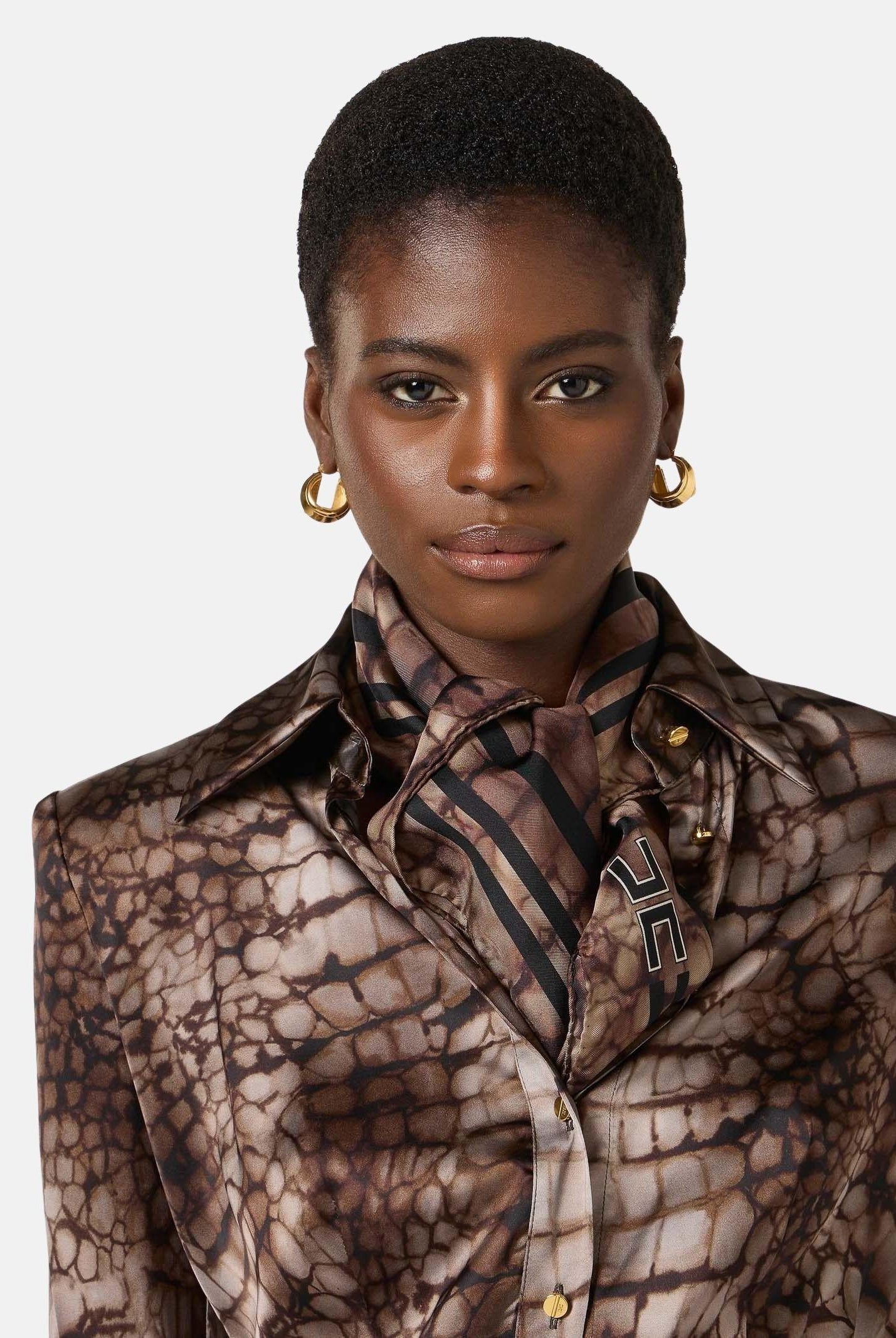 ELISABETTA FRANCHI Foulard quadrato cacao da donna realizzato in twill di seta FO24L61E2 644 ELISABETTA FRANCHI