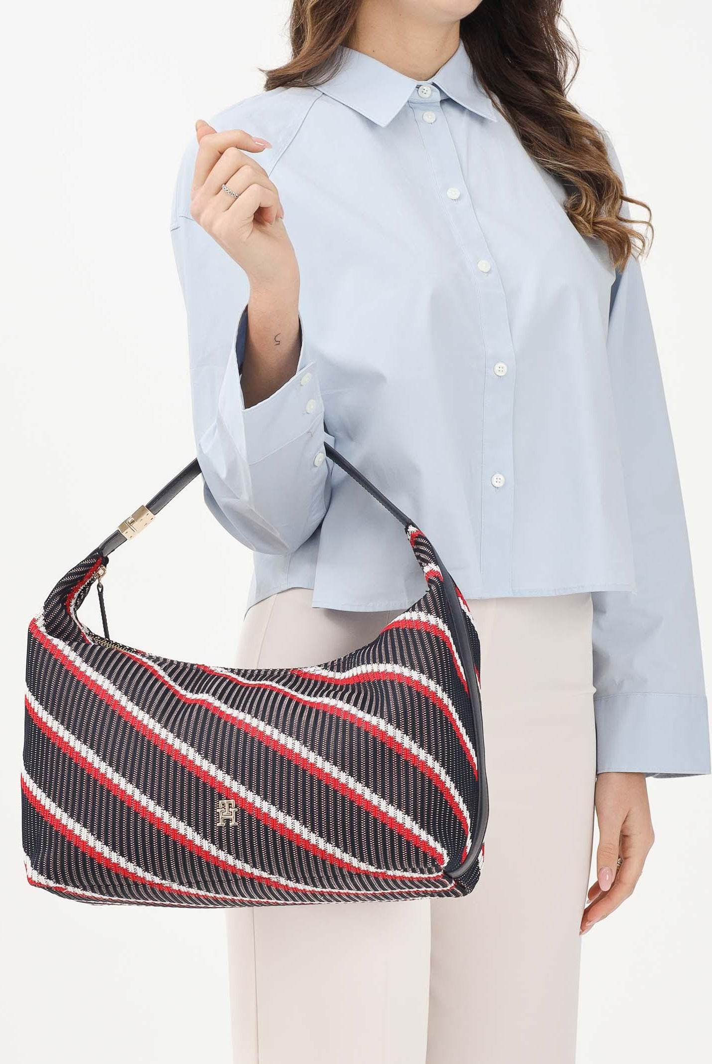 TOMMY HILFIGER Borsa hobo iconica in maglia blu rossa e bianca da donna AW0AW18166 0GY TOMMY HILFIGER