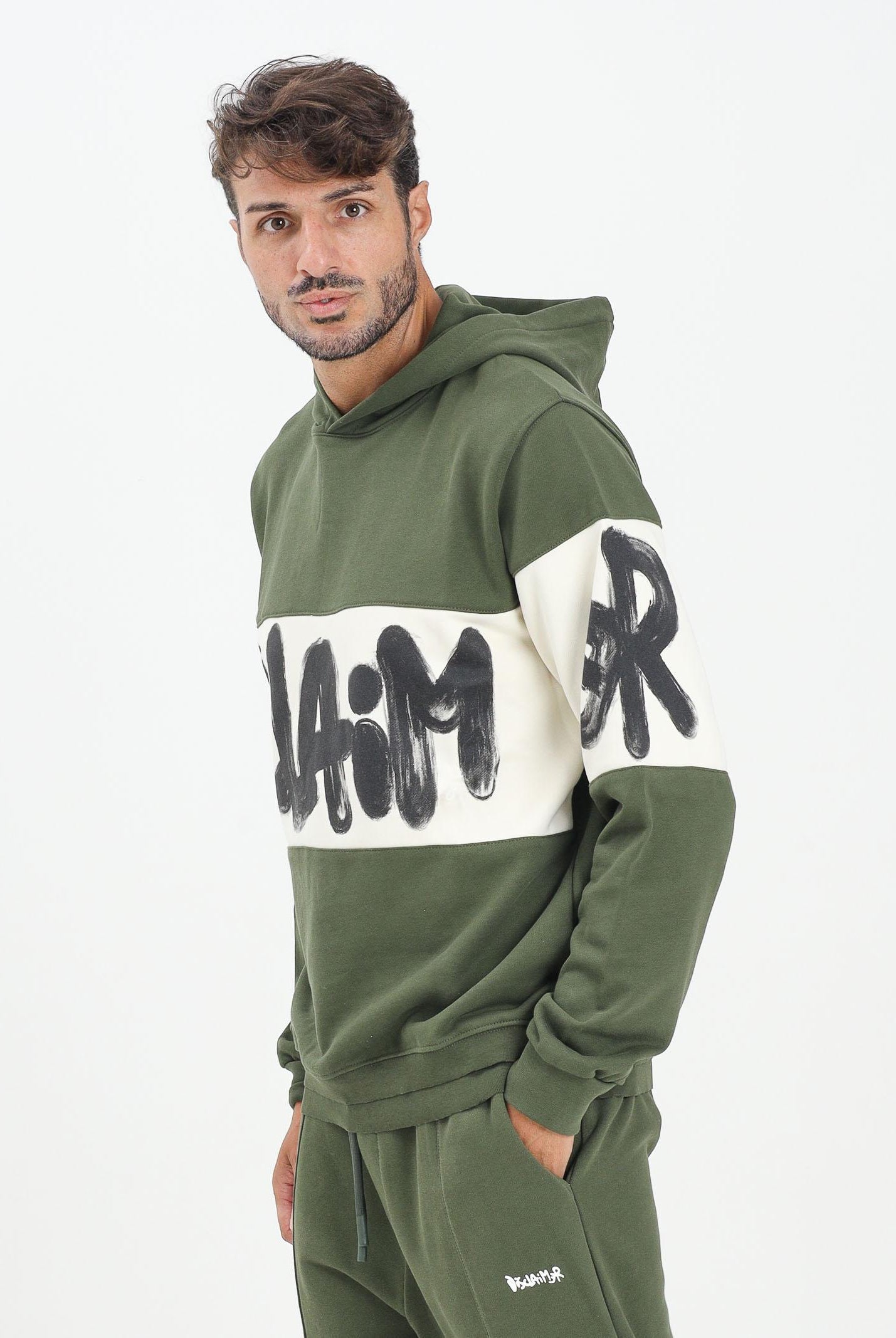 DISCLAIMER Felpa con cappuccio verde da uomo rifinita da inserto panna con logo 25IDS55362 VELA DISCLAIMER