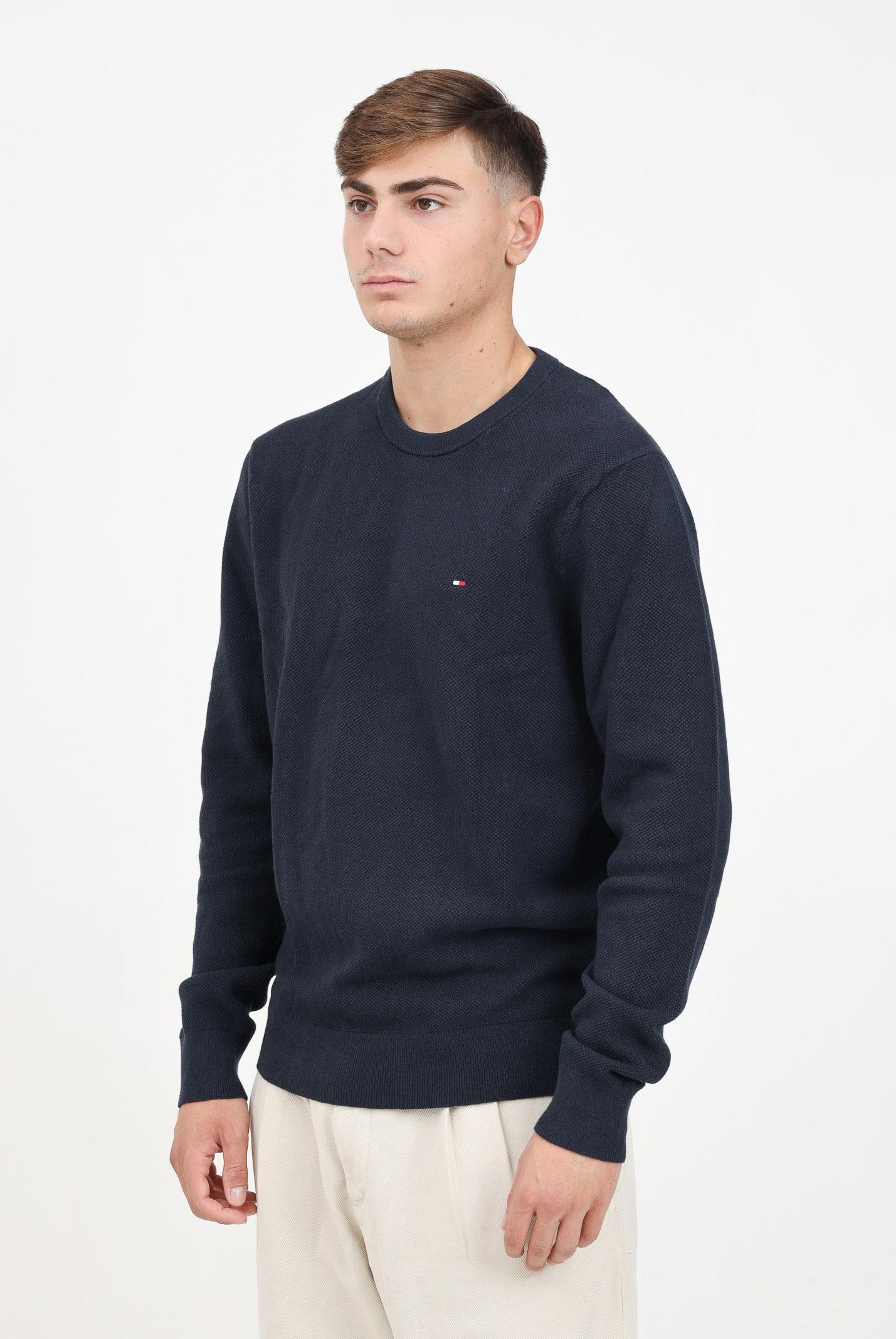 Maglioncino girocollo blu da uomo con ricamo bandierina MW0MW36347 DW5 TOMMY HILFIGER