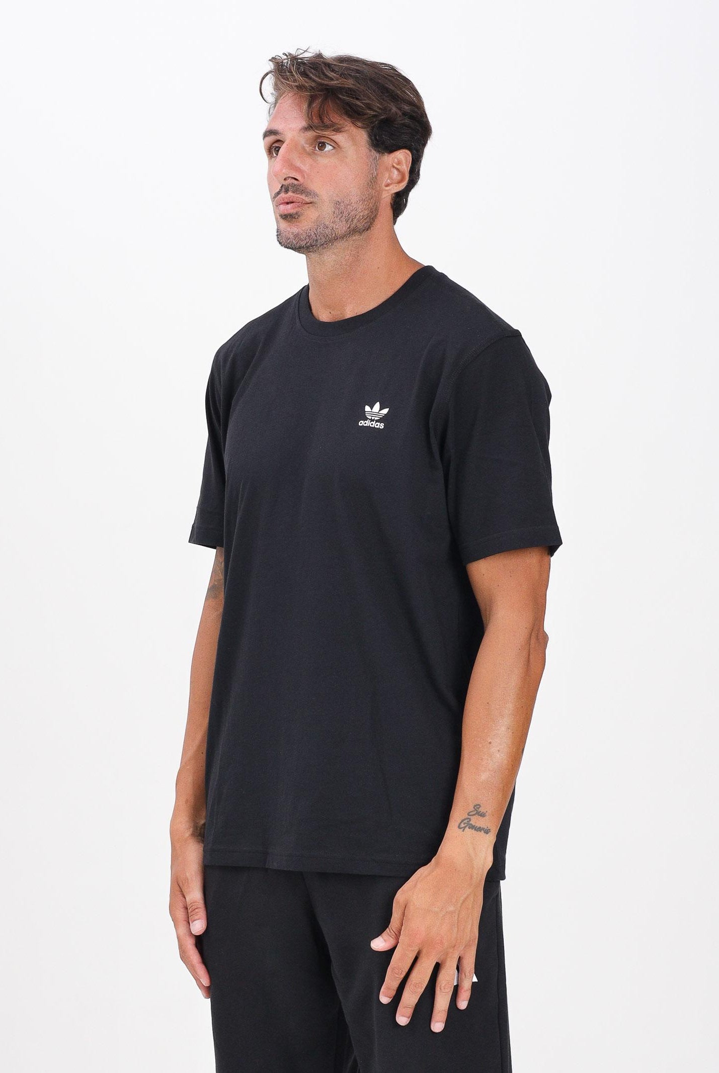 ADIDAS ORIGINALS T-shirt a manica corta Trefoil Essentials nera da uomo JI8545 . ADIDAS ORIGINALS