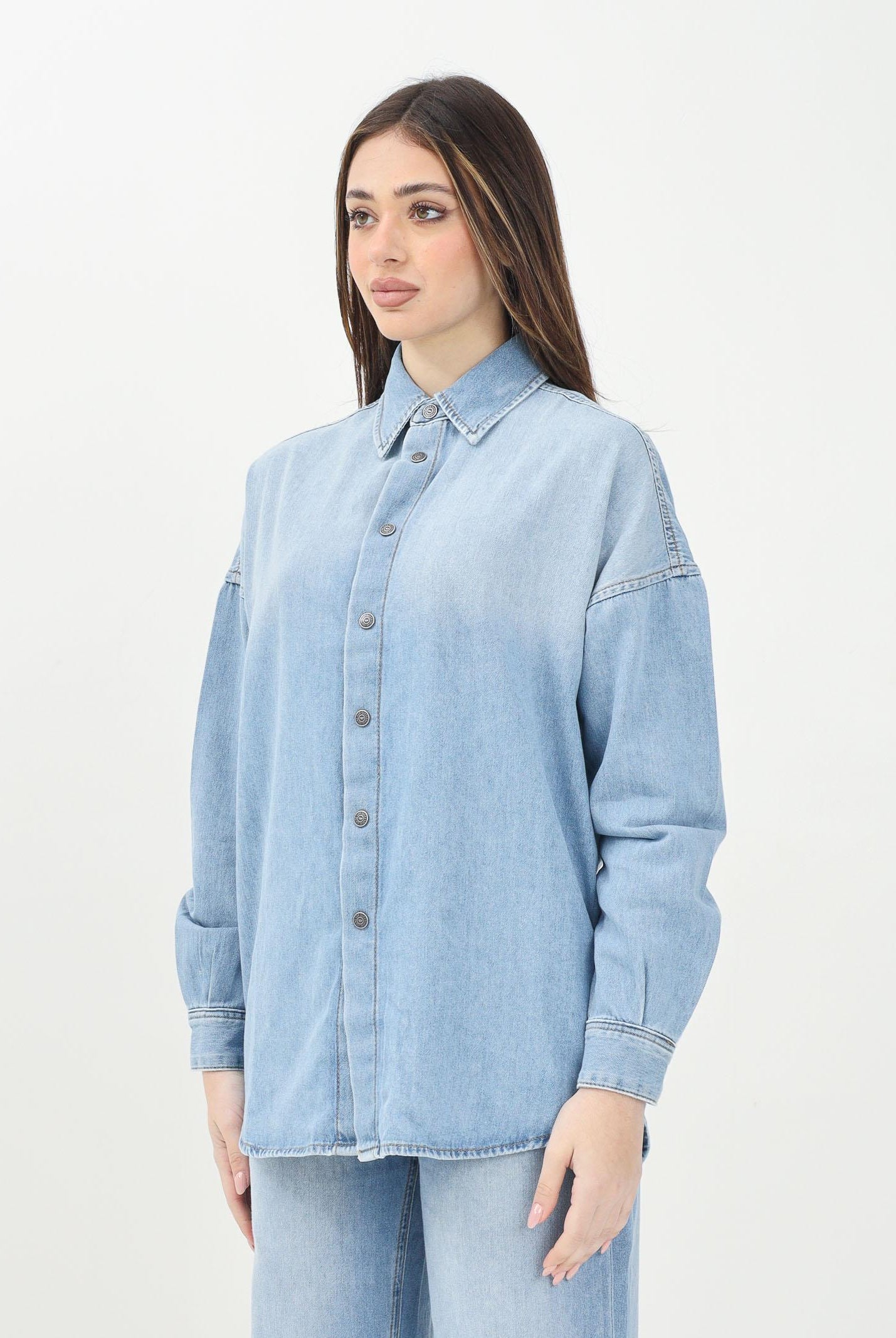 DIESEL Camicia Ckama in denim chiaro per donna, ragazze e bambine con logo Oval D mega-size J02307KXBNK K01 DIESEL