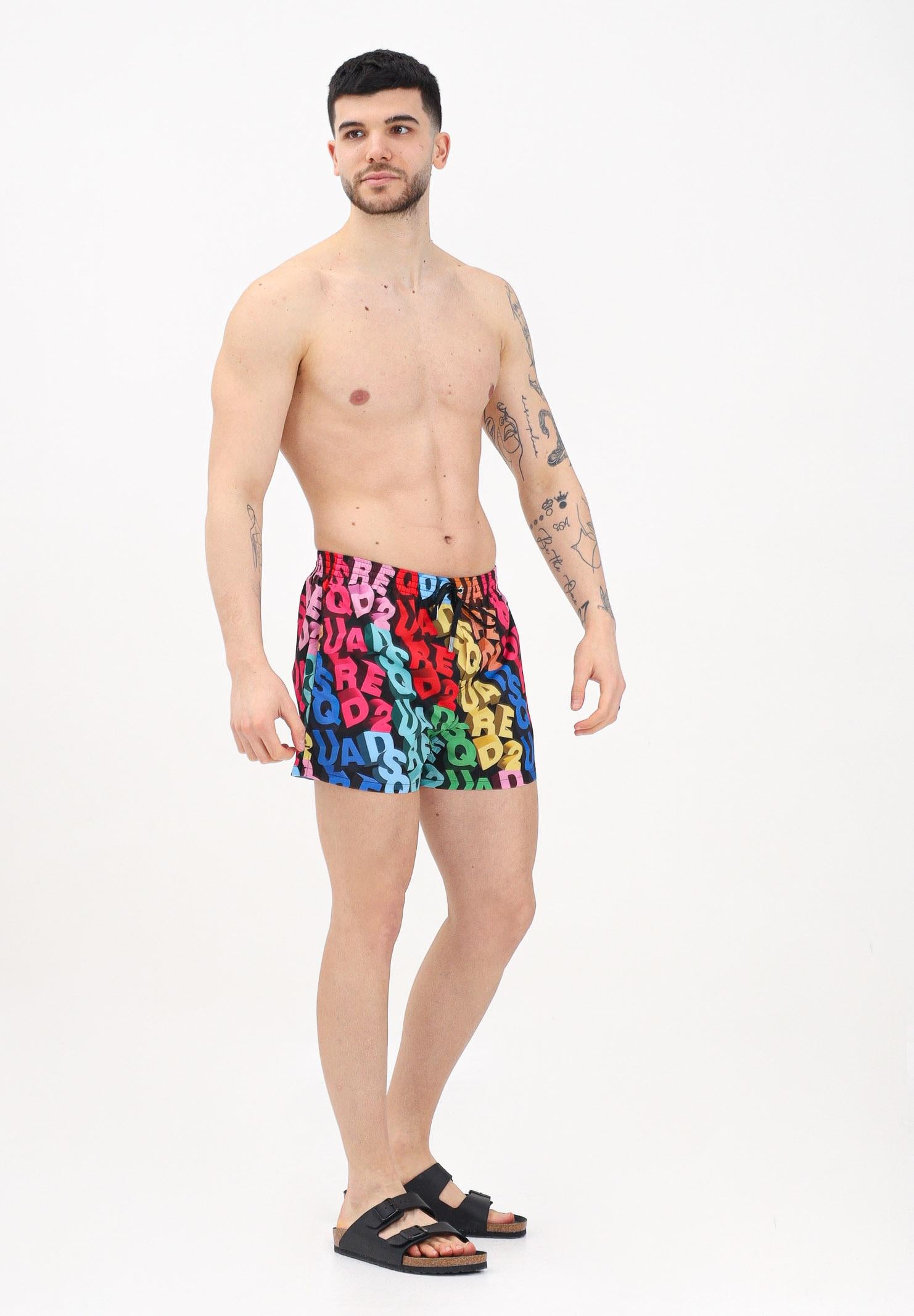 DSQUARED2 Shorts mare multicolore da uomo con logo reinterpretato in chiave grafica D7B646100 998 DSQUARED2