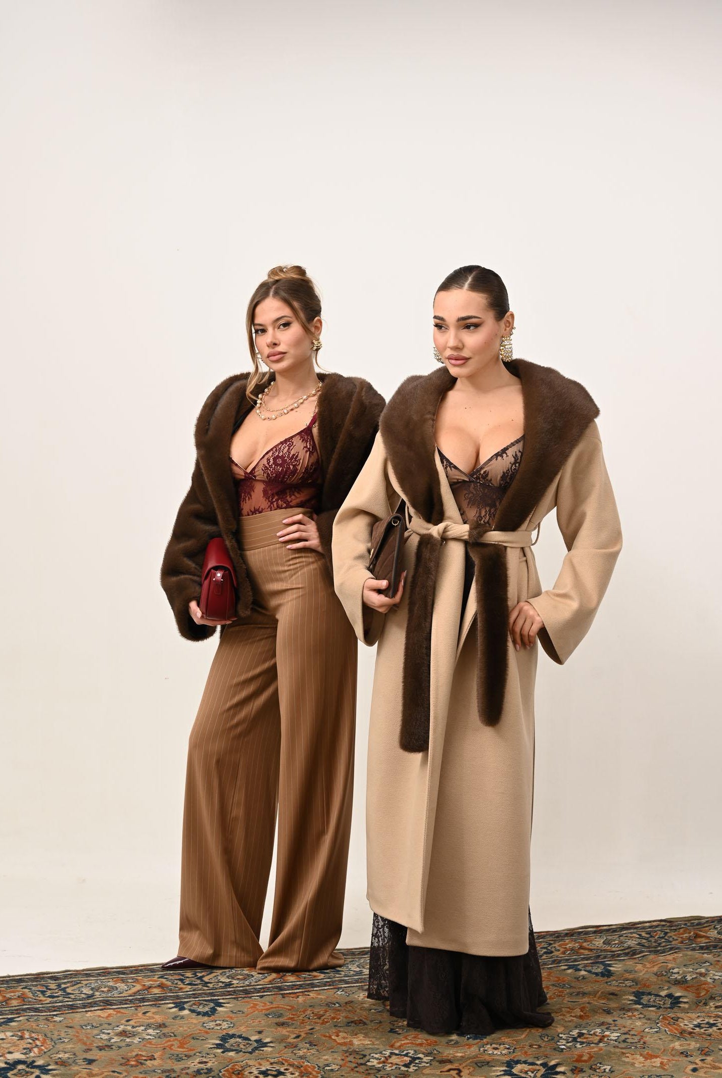 YES LONDON Cappotto beige da donna con dettagli in vera pelliccia CD1221 CA YES LONDON