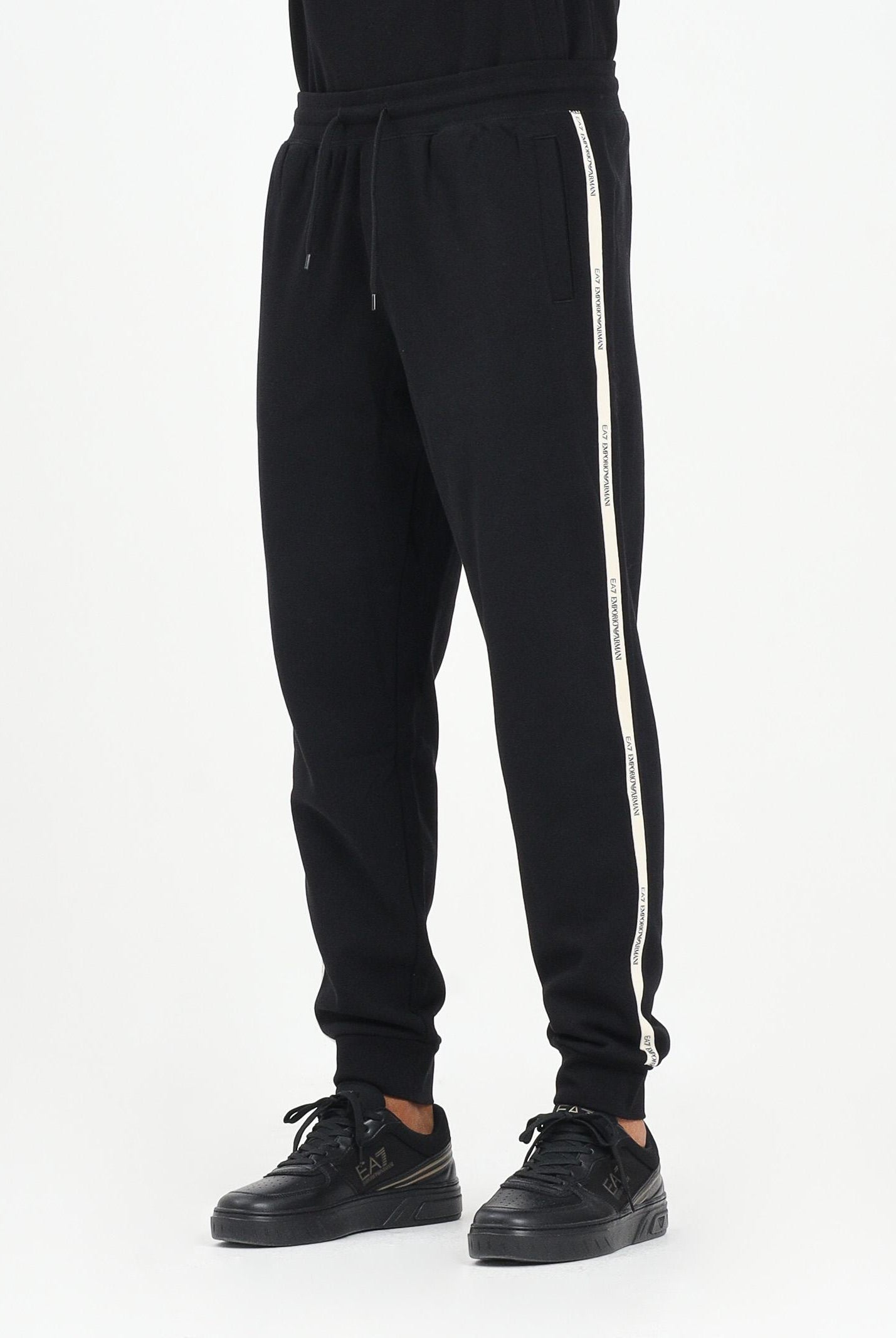 EA7 Pantalone sportivo nero da uomo con bande laterali logate 7M000974AF10377 UC001 EA7
