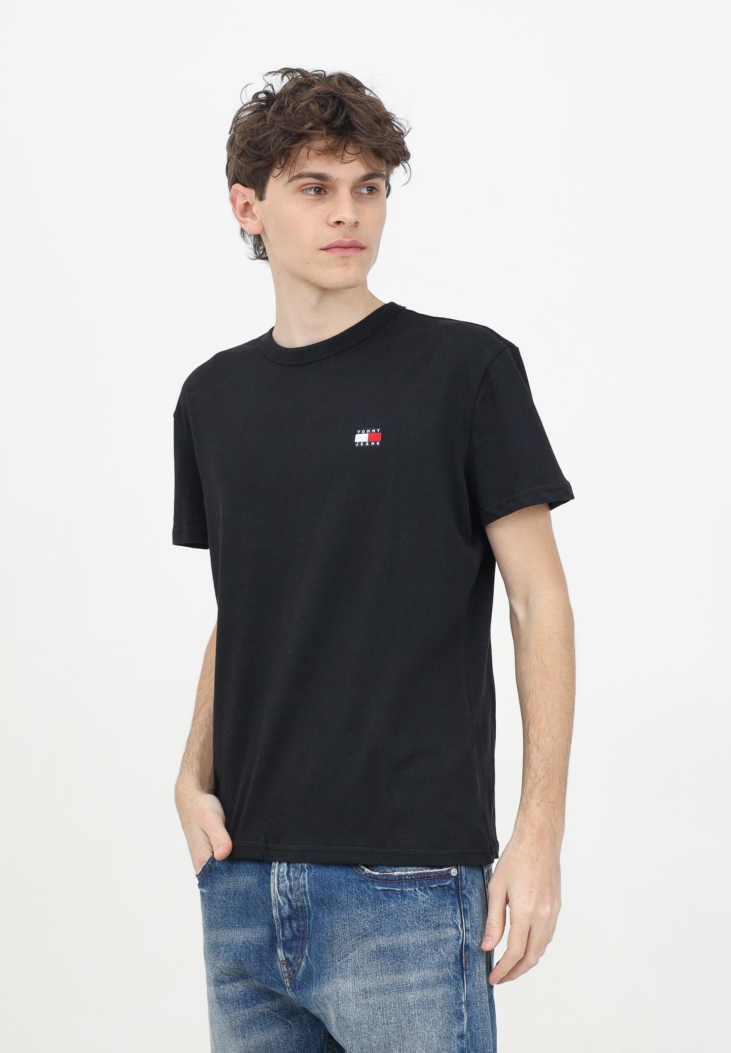 TOMMY JEANS T-shirt a manica corta nera da uomo con ricamo logo DM0DM20322 BDS TOMMY JEANS