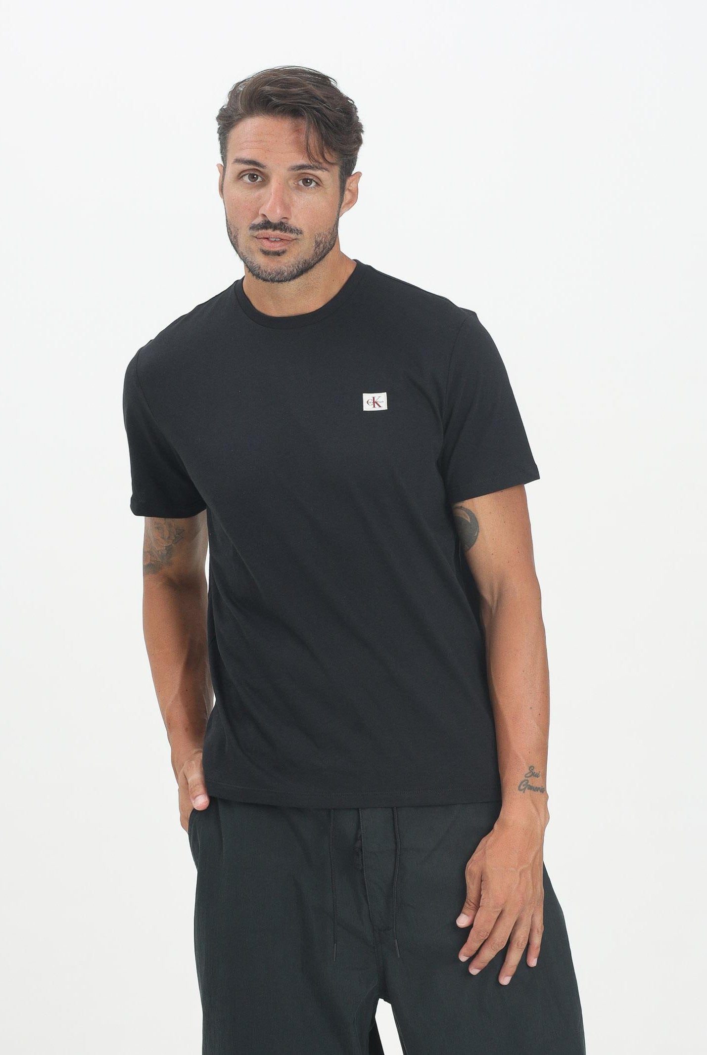 CALVIN KLEIN JEANS T-shirt a manica corta nera da uomo con stemma logo LV04RC272GUB1 . CALVIN KLEIN JEANS