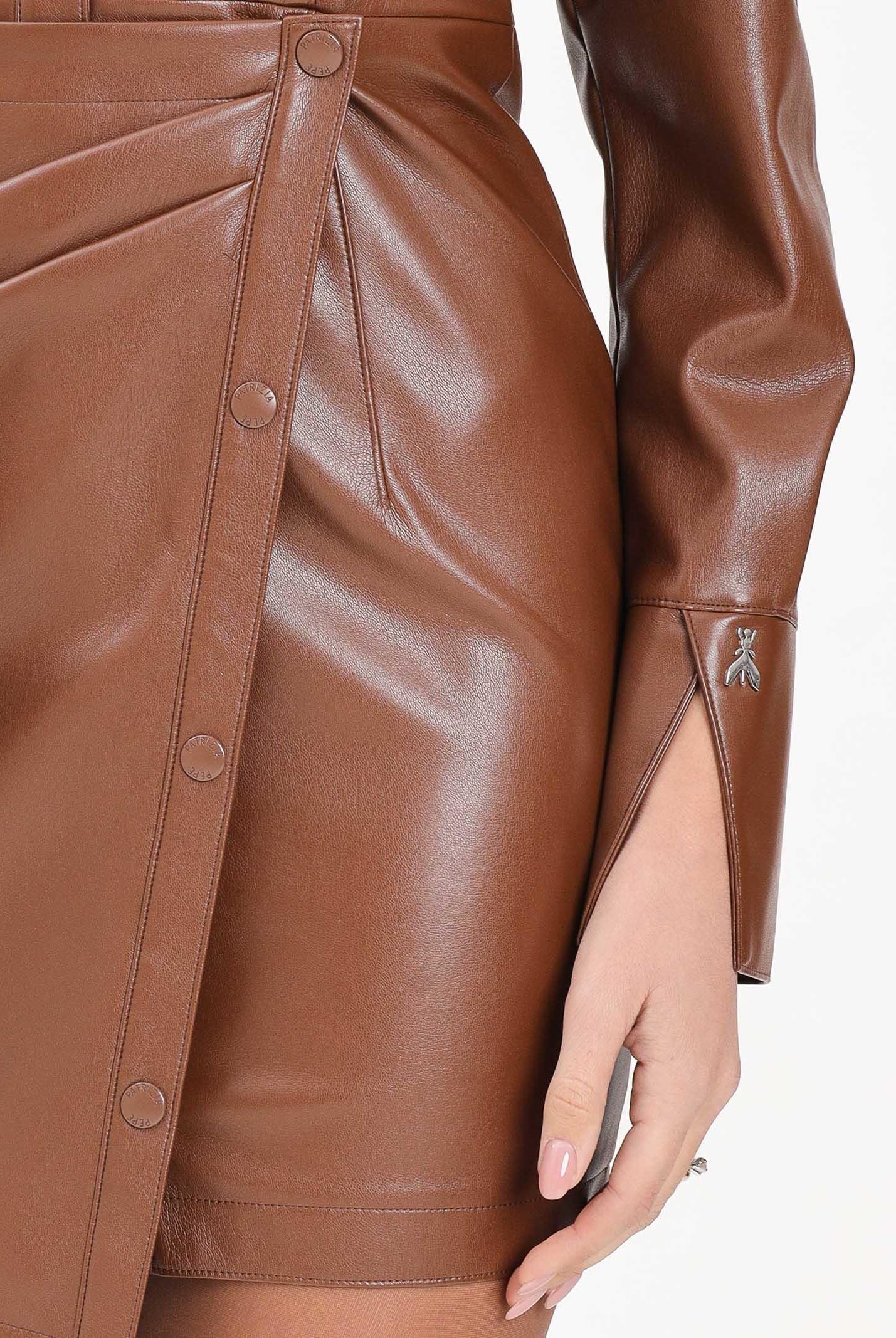 PATRIZIA PEPE Abito corto marrone da donna in tessuto spalmato 8A1508E005 B834 PATRIZIA PEPE