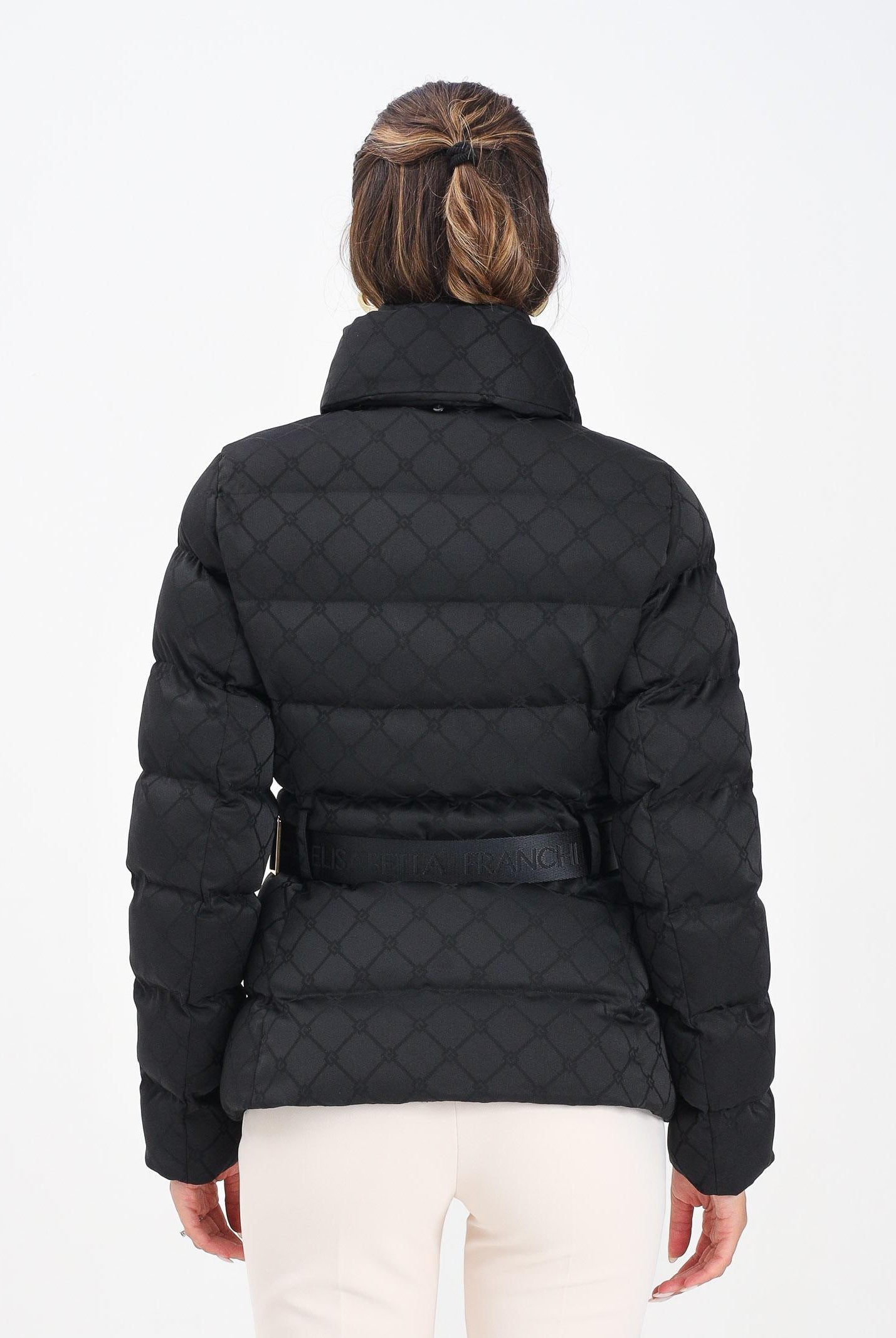 ELISABETTA FRANCHI Piumino nero da donna in tessuto vela jacquard con cintura PI83D56E2 110 ELISABETTA FRANCHI