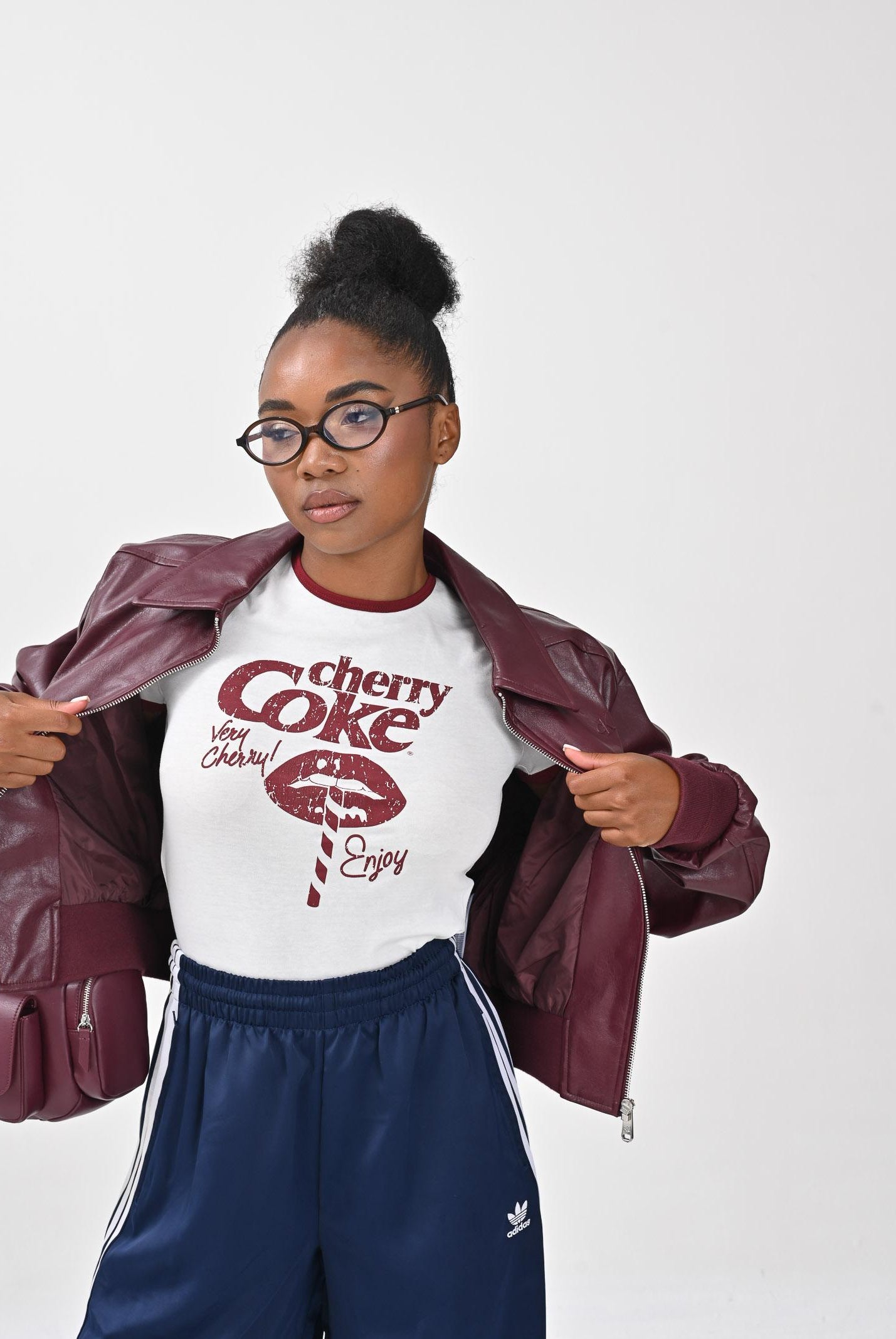 ONLY T-shirt a manica corta bianca da donna con stampa Cherry Coke 15355835 cherry ONLY