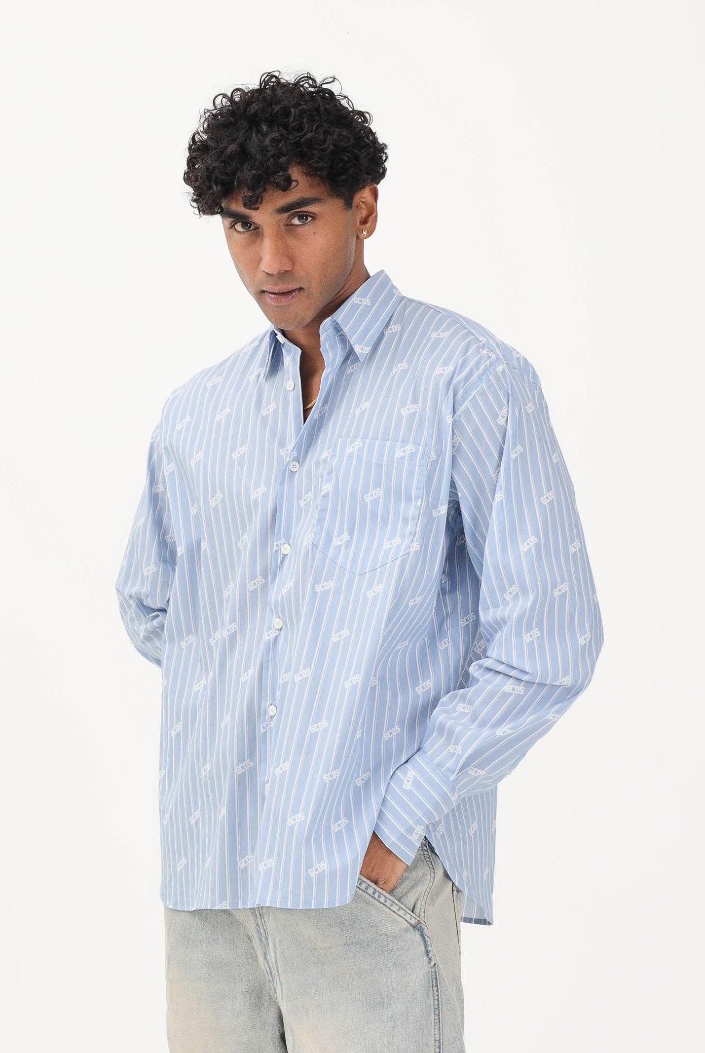 GCDS Camicia a manica lunga azzurra da uomo con logo C1MWQH166B061 733A GCDS