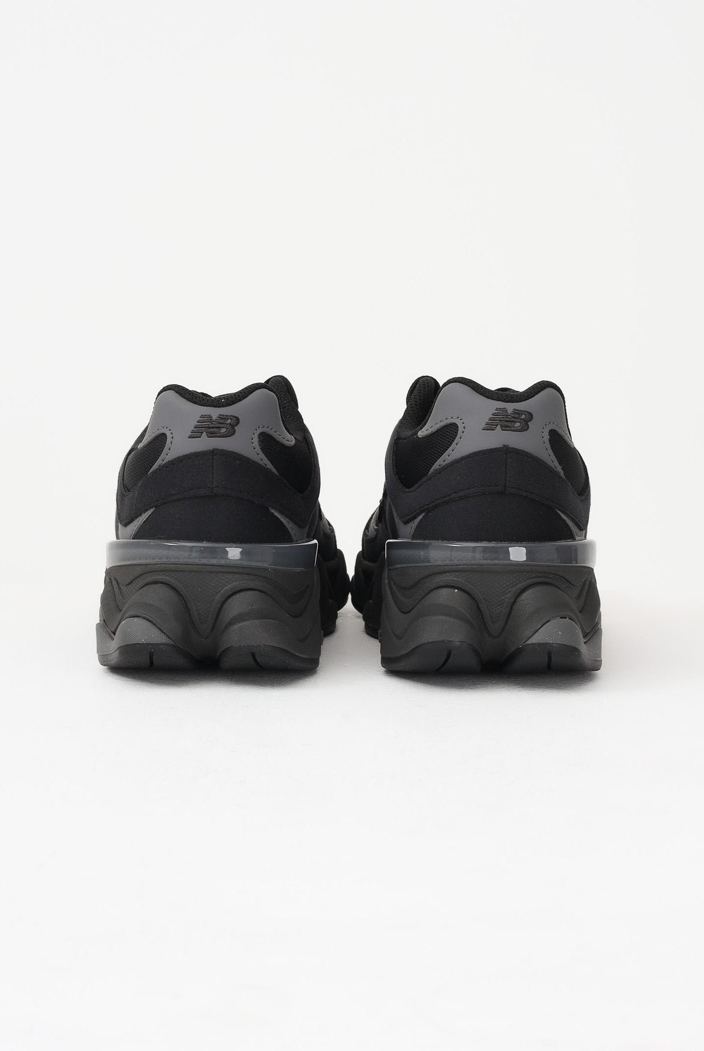 NEW BALANCE Sneakers 9060 Lace nere per uomo e donna G90602QL . NEW BALANCE