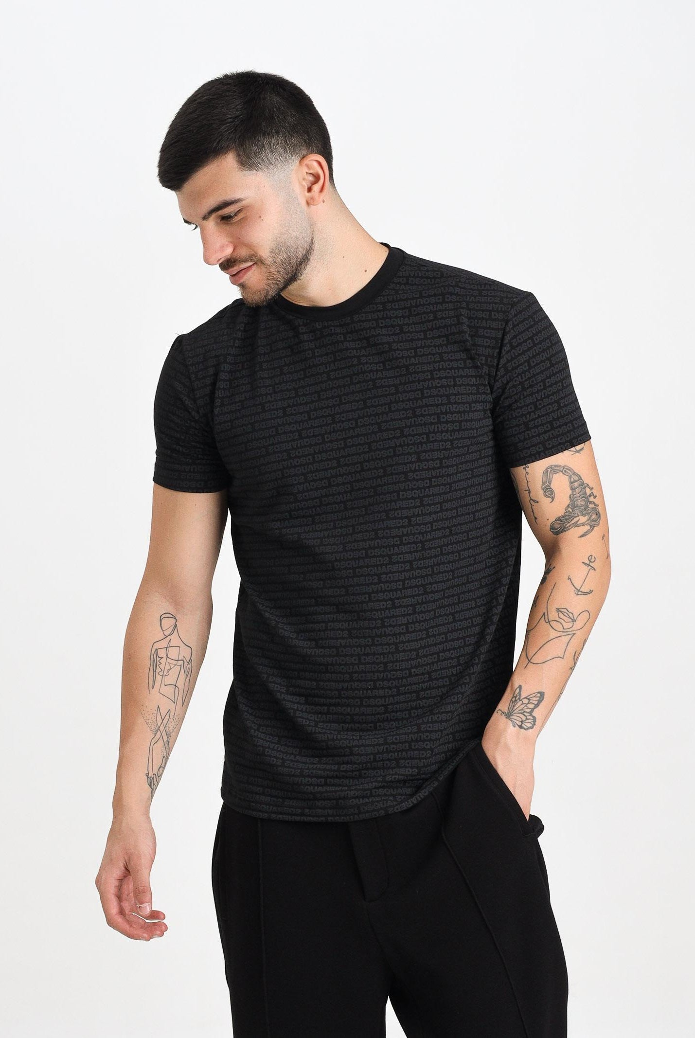 DSQUARED2 T-shirt a manica corta nera da uomo con stampa logo all-over D9H136050T 001 DSQUARED2