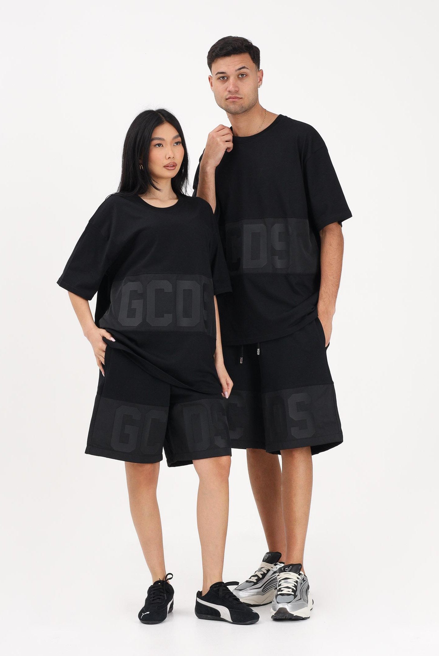 GCDS Shorts sportivo nero per uomo e donna con logo Z0MLQL230F004 999B GCDS