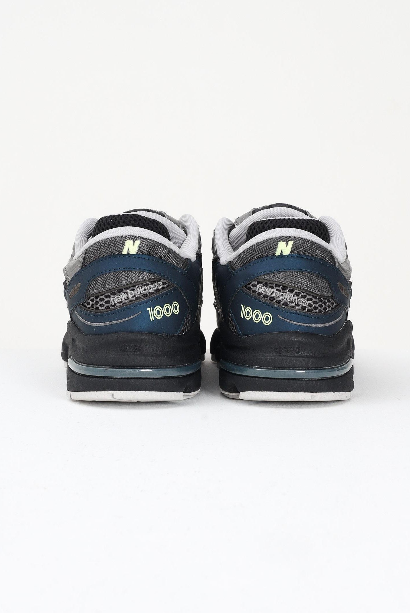 NEW BALANCE Sneakers 1000 ottanio e argento per uomo e donna M1000S . NEW BALANCE