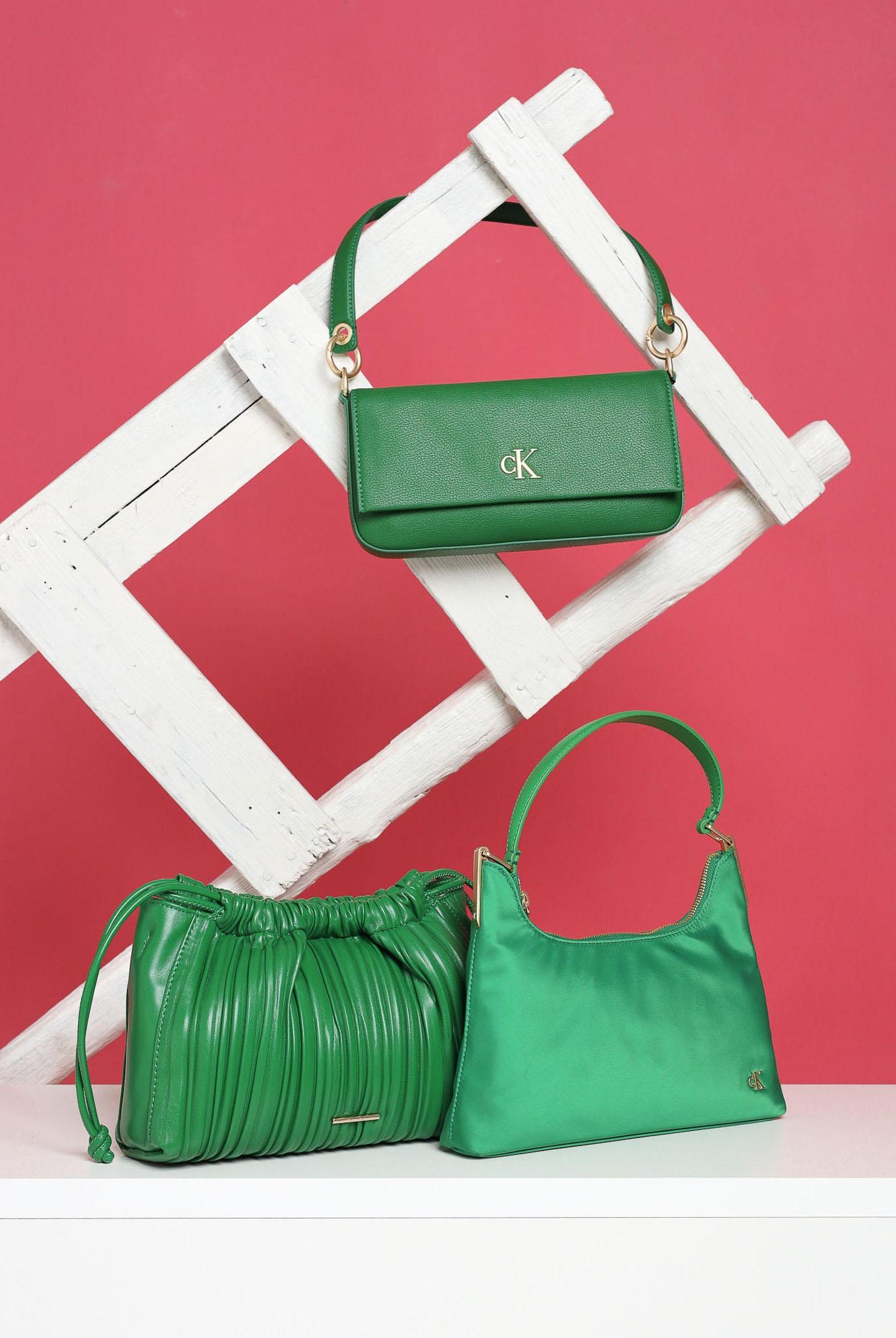 CALVIN KLEIN Borsa a spalla verde da donna con logo LV04K3219G 0K6 CALVIN KLEIN
