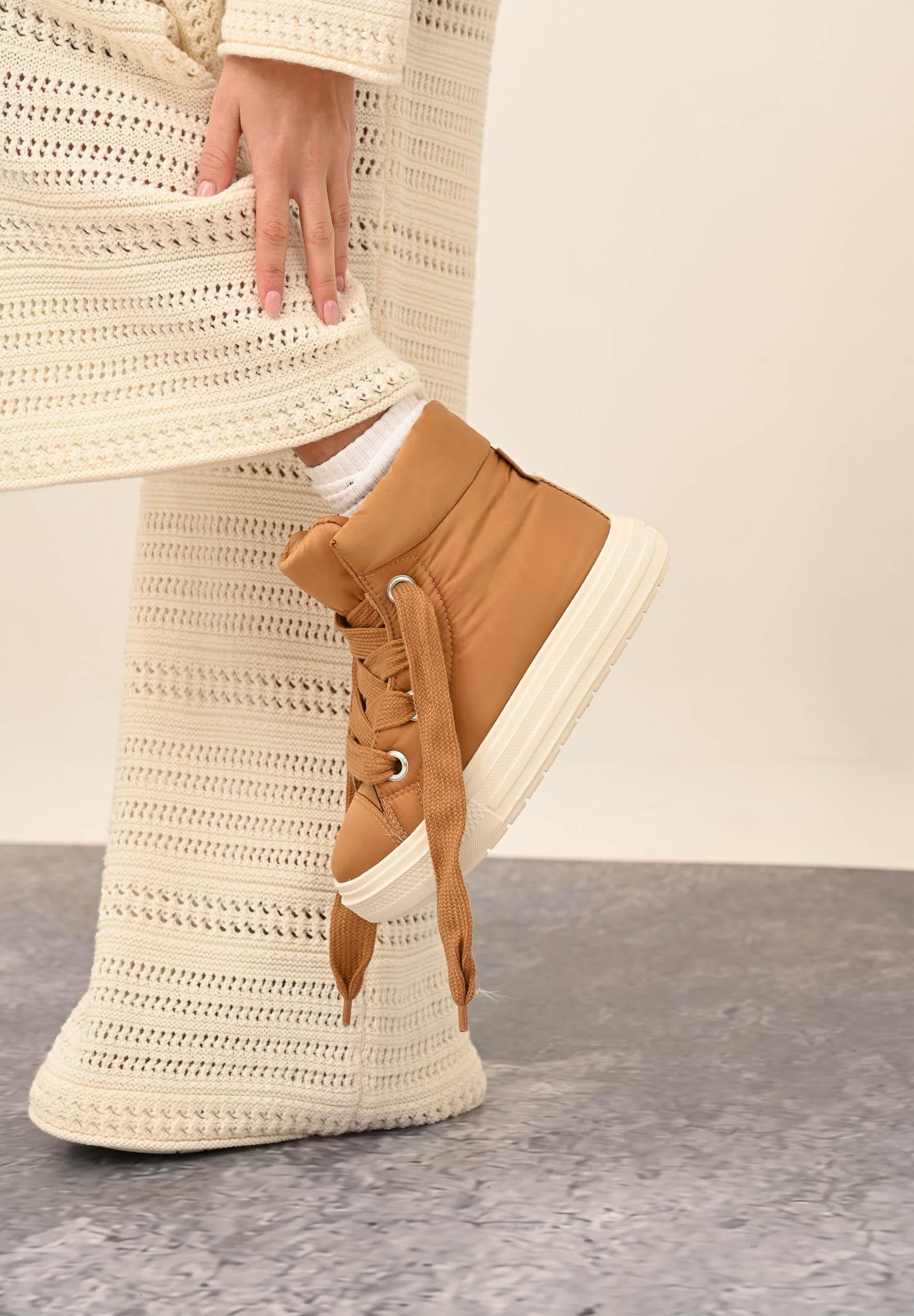 CONVERSE Scarpe da neve Chuck Taylor All Star Elements cammello da donna A17641C . CONVERSE