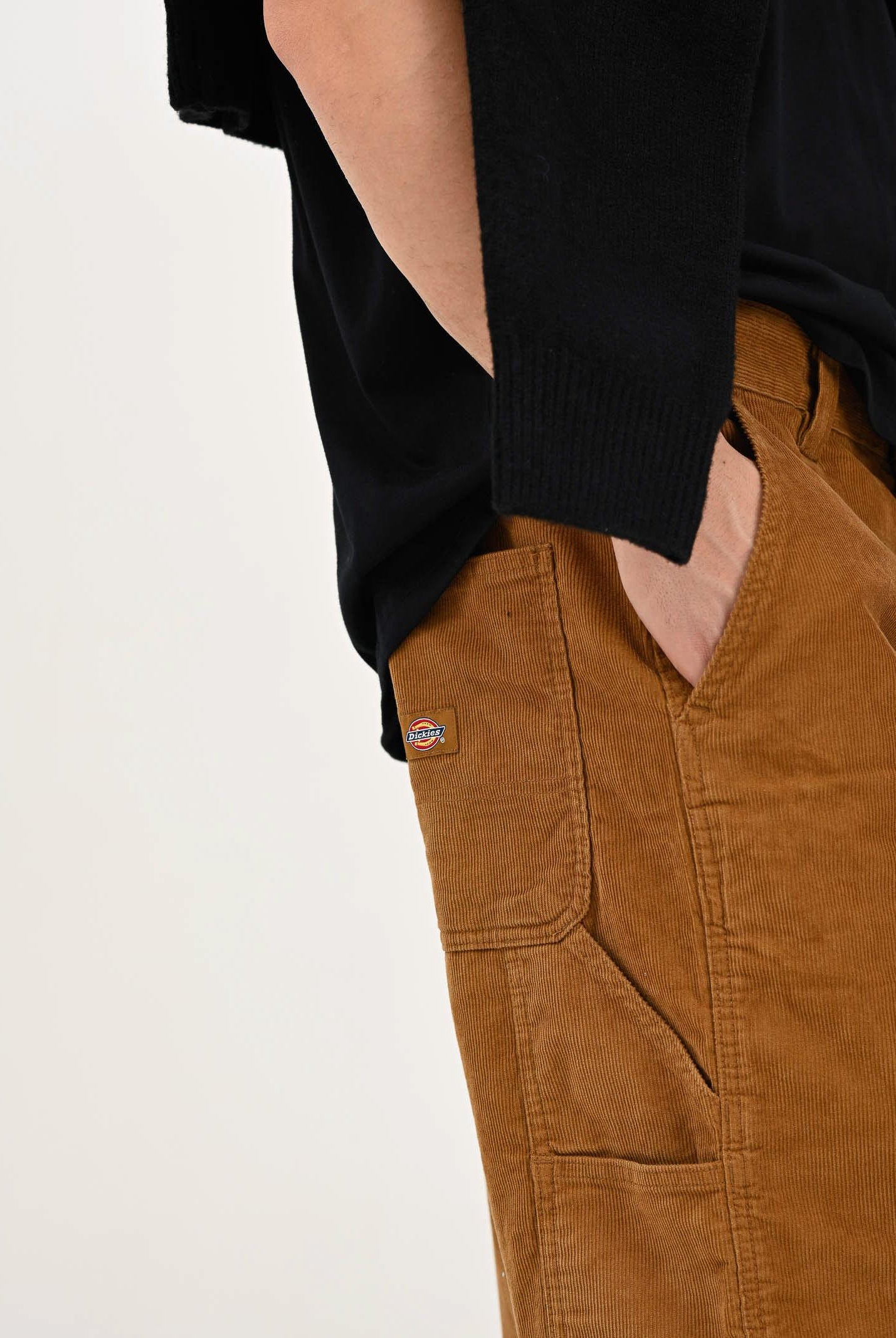 DICKIES pantaloni corduroy carpenter marrone in velluto da uomo a coste dalla vestibilità larga e dal taglio a gamba larga. DK0A863V0BD1 . DIckies