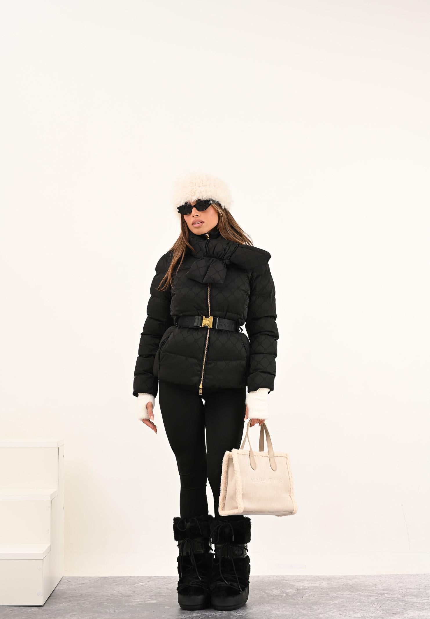 ELISABETTA FRANCHI Piumino nero da donna in tessuto vela jacquard con cintura PI83D56E2 110 ELISABETTA FRANCHI