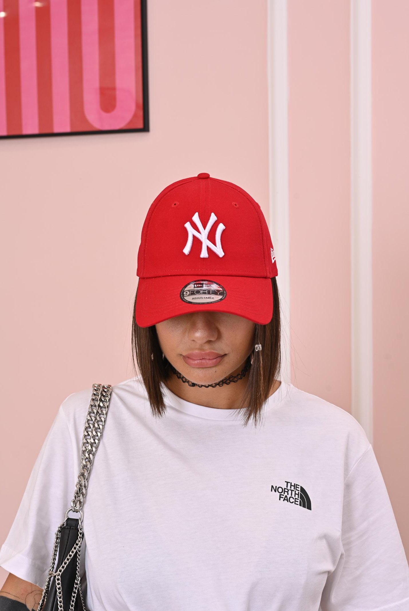 NEW ERA Cappello con visiera 9TWENTY New York Yankees League Essential rosso per uomo e donna 10531938 NEW ERA