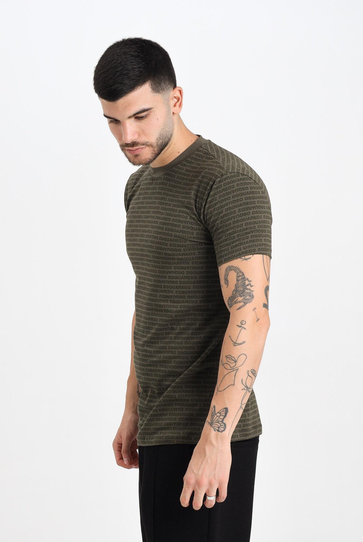 DSQUARED2 T-shirt a manica corta verde militare da uomo caratterizzata da una stampa all-over D9H136050T 302 DSQUARED2