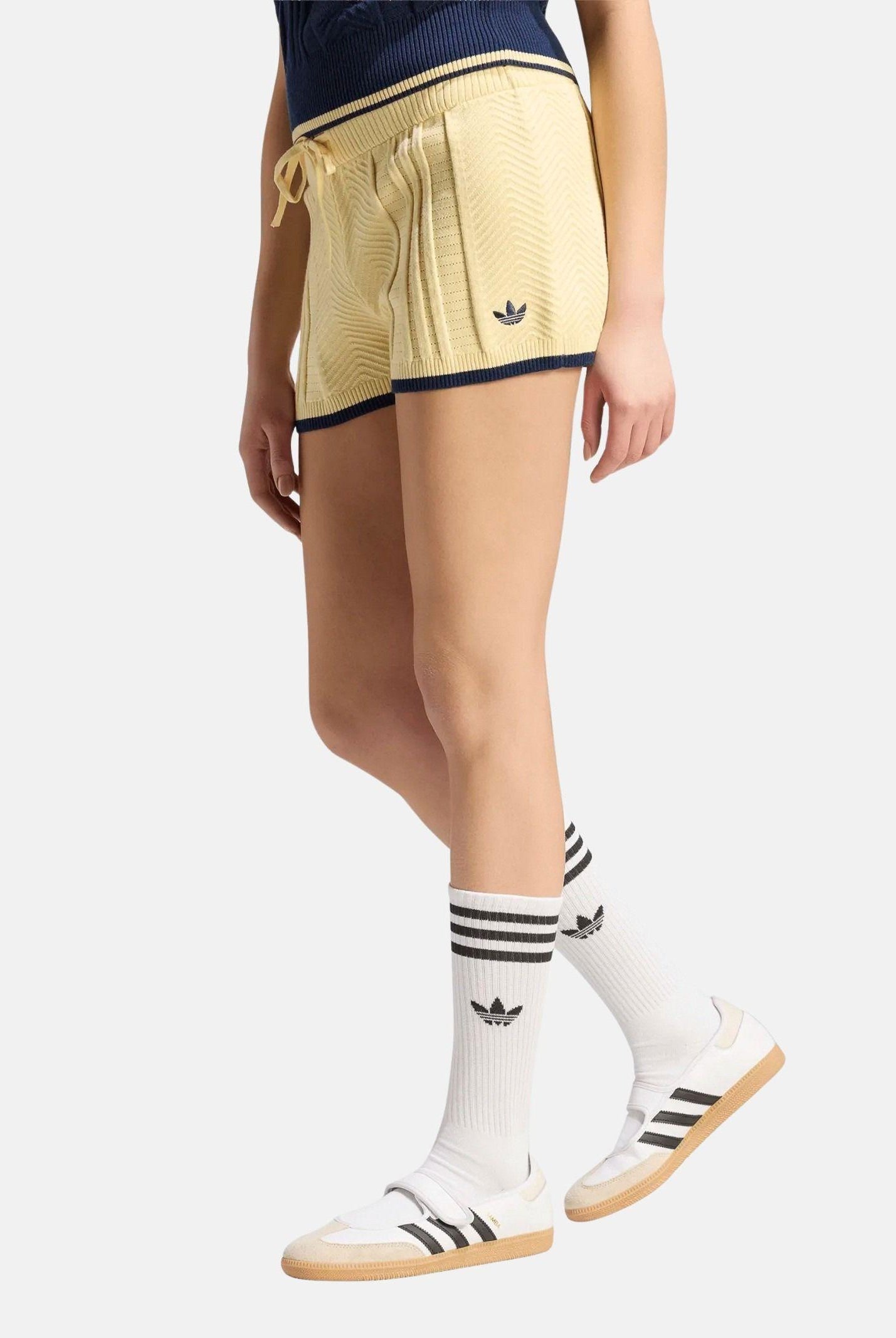 ADIDAS ORIGINALS short Cable Knit Warm Vanilla, giallo chiaro da donna KR7052 . ADIDAS ORIGINALS