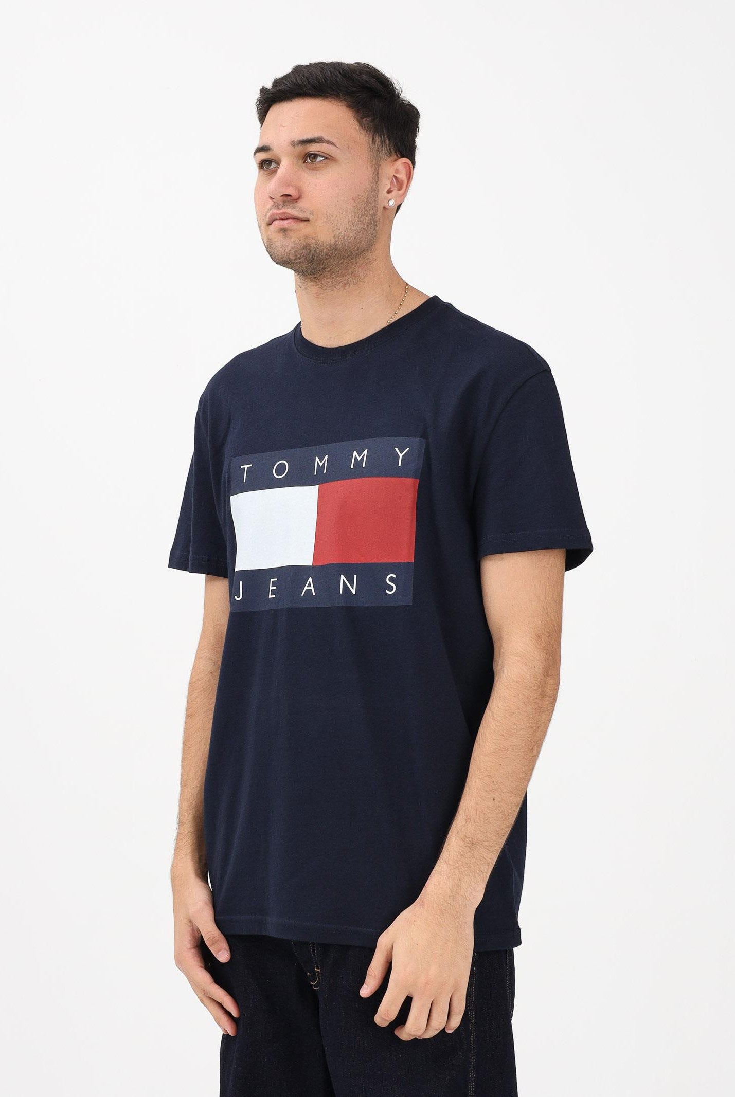TOMMY JEANS T-shirt a manica corta Flag Badge blu da uomo DM0DM22645 C1G TOMMY JEANS
