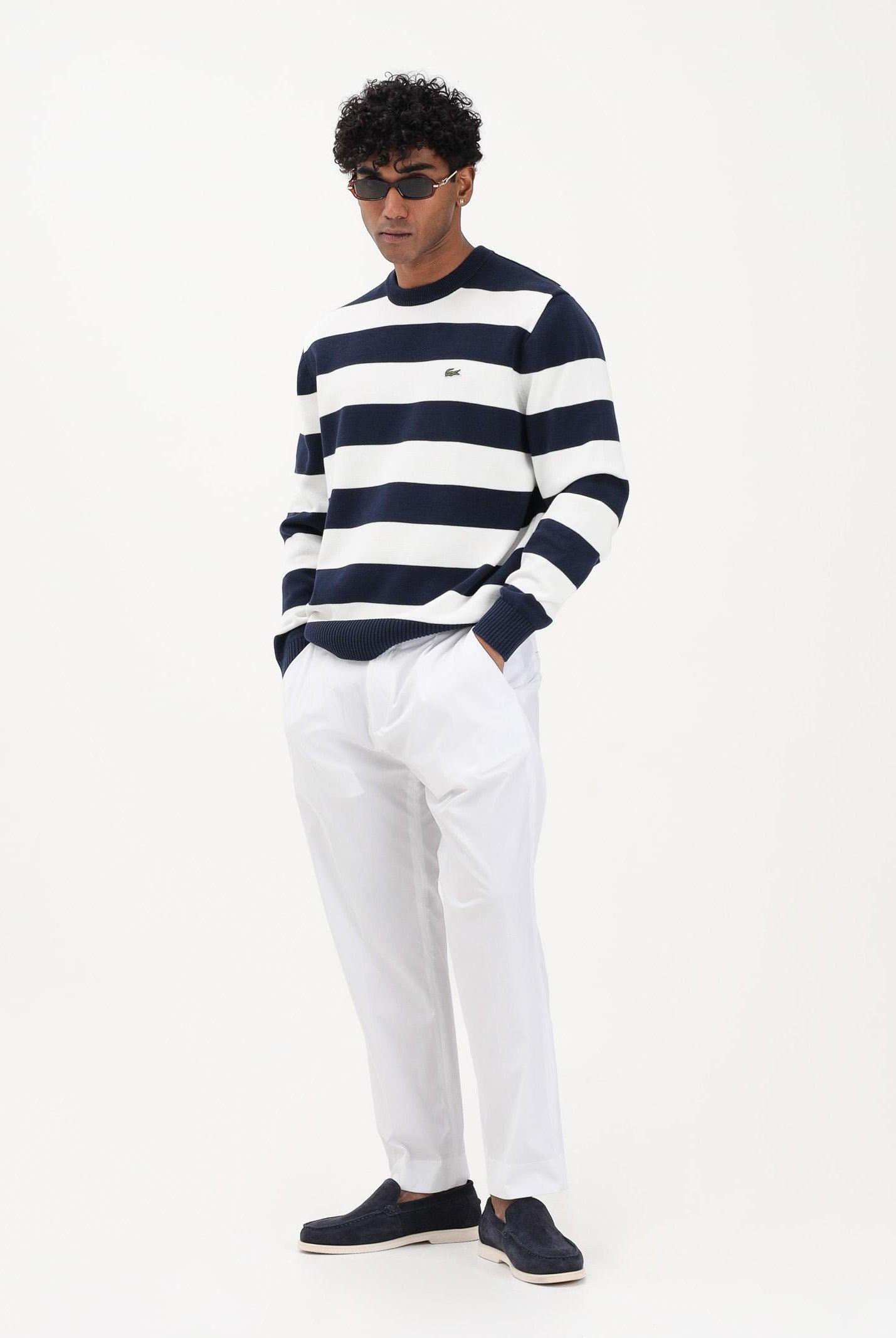 LACOSTE Maglioncino girocollo bianco e blu da uomo con motivo a righe vistose AH0608 HHW LACOSTE