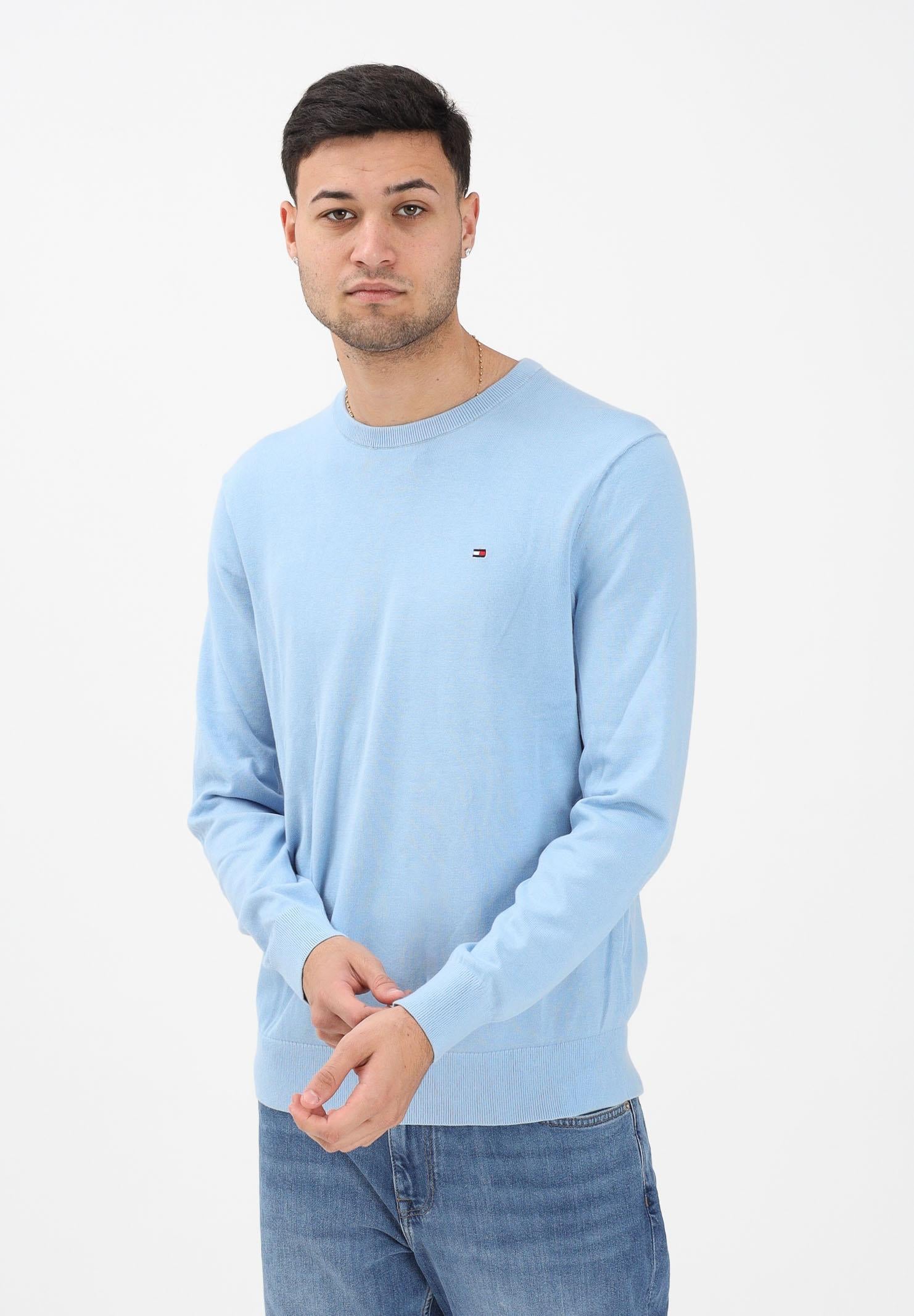 TOMMY HILFIGER Maglioncino girocollo celeste da uomo con logo MW0MW39999 C1Y TOMMY HILFIGER