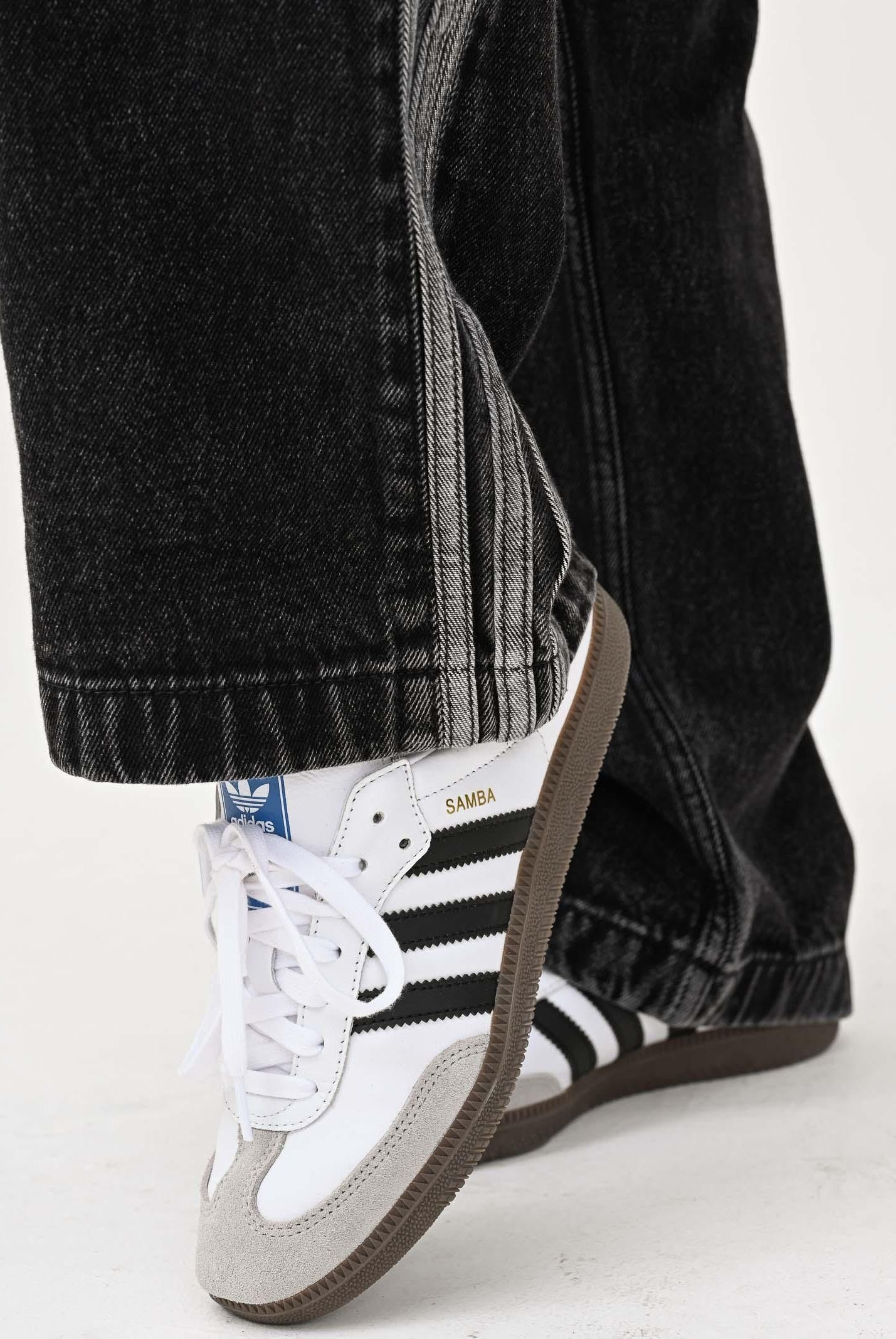 ADIDAS ORIGINALS Sneakers SAMBA OG bianche per uomo e donna IE3675 . ADIDAS ORIGINALS