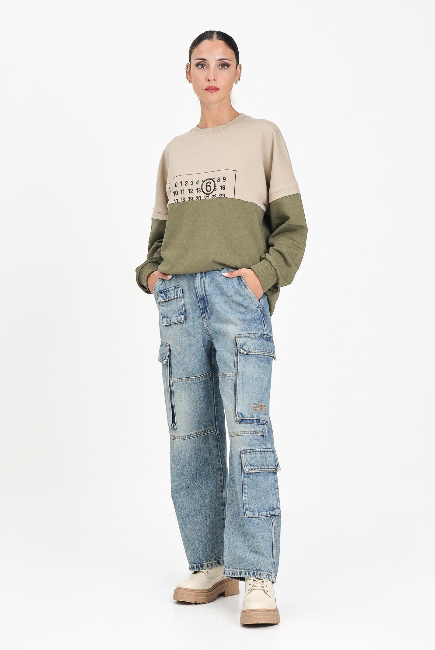 MAISON MARGIELA Jeans cargo in denim chiaro per donna, ragazzi e bambini con Numeric logo ricamato M60793MM05V M601 MAISON MARGIELA