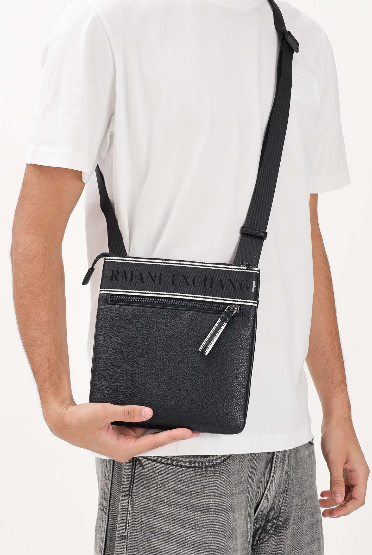 ARMANI EXCHANGE Borsello nero da uomo con logo XM002610AF22662 UC001 ARMANI EXCHANGE