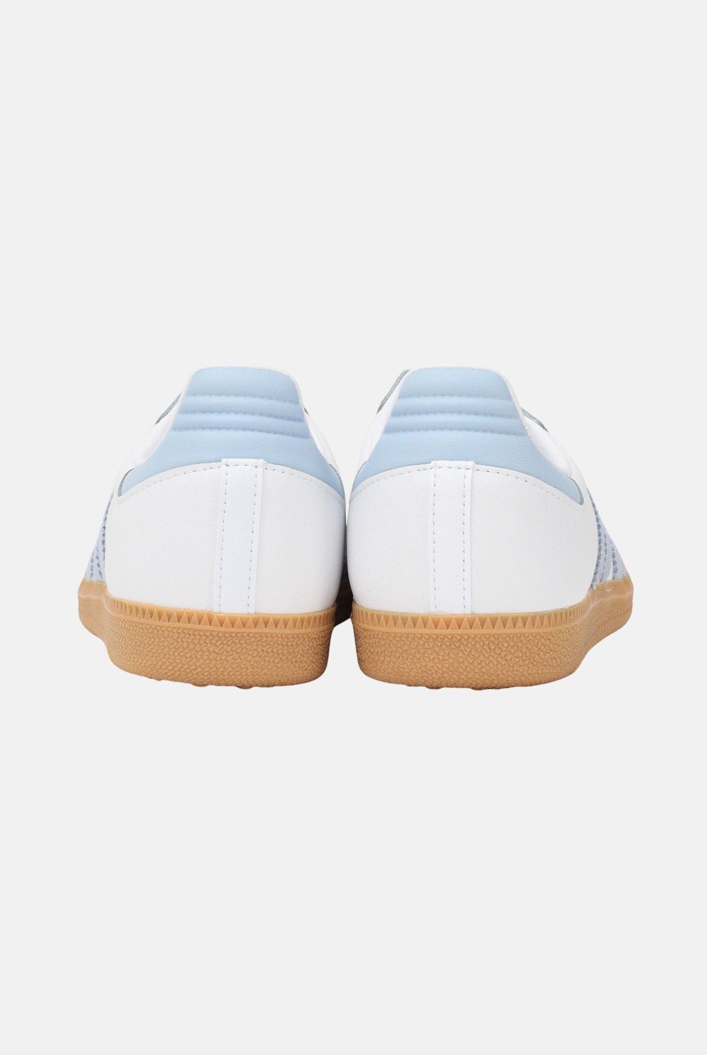 ADIDAS ORIGINALS Sneakers SAMBA OG bianche e celesti per uomo e donna JQ2019 . ADIDAS ORIGINALS