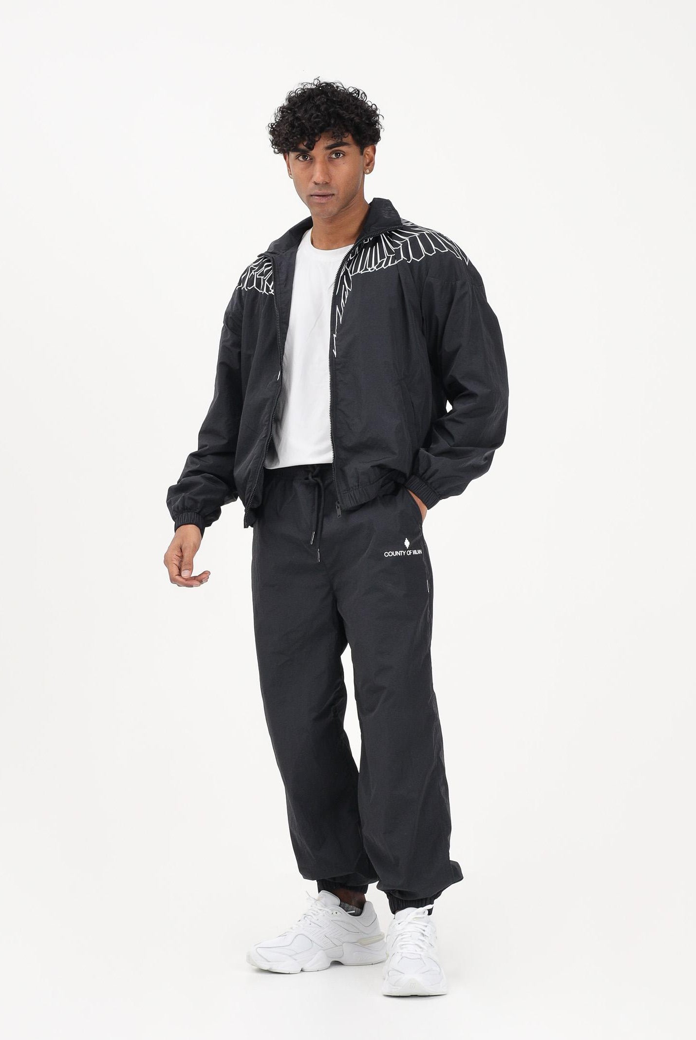 MARCELO BURLON COUNTY OF MILAN Pantalone sportivo nero da uomo con logo S6CMMAPA076 110 MARCELO BURLON COUNTY OF MILAN