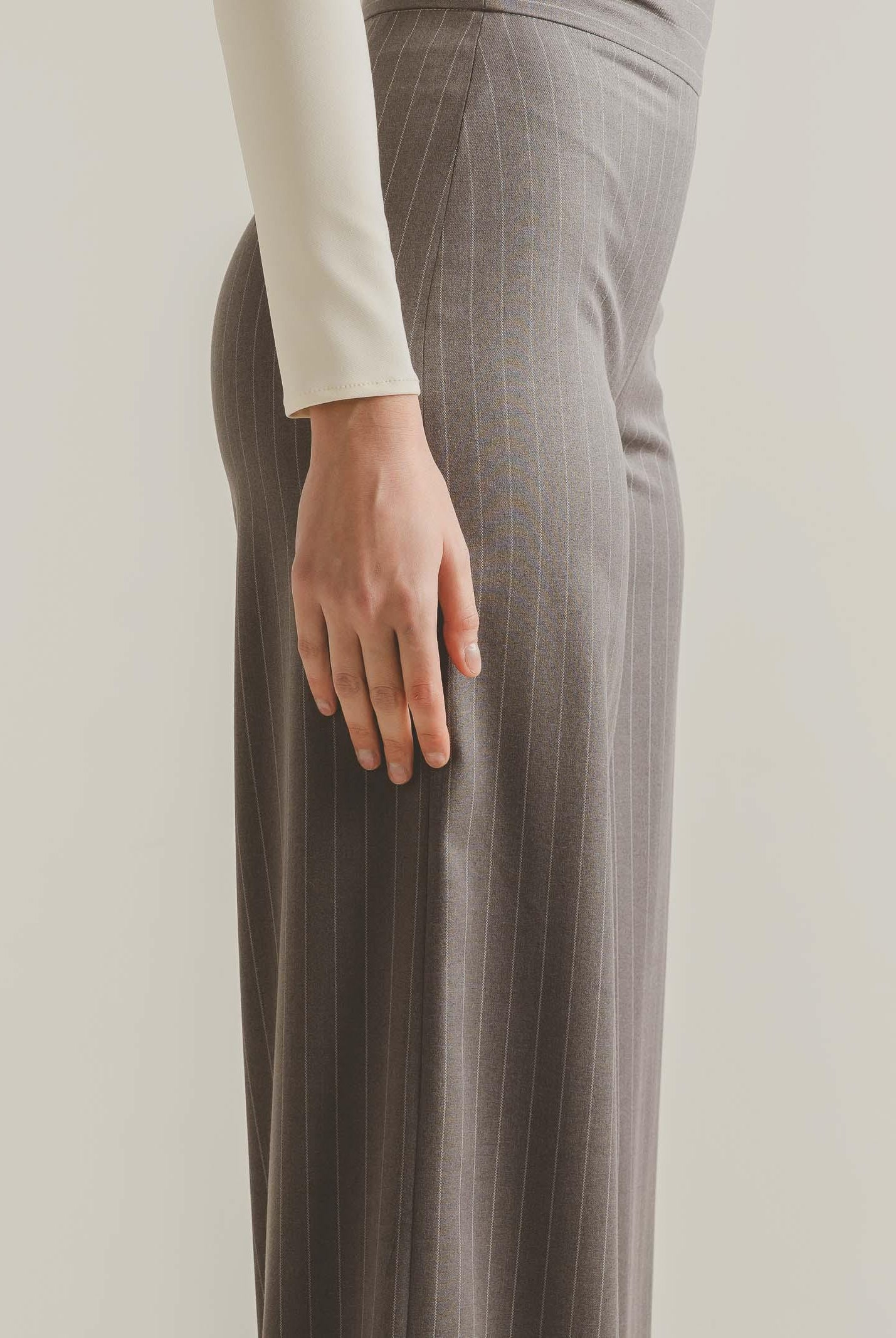 SANTAS Pantalone elegante POUVOIR grigio da donna con micro gessatura PV2626 GR SANTAS