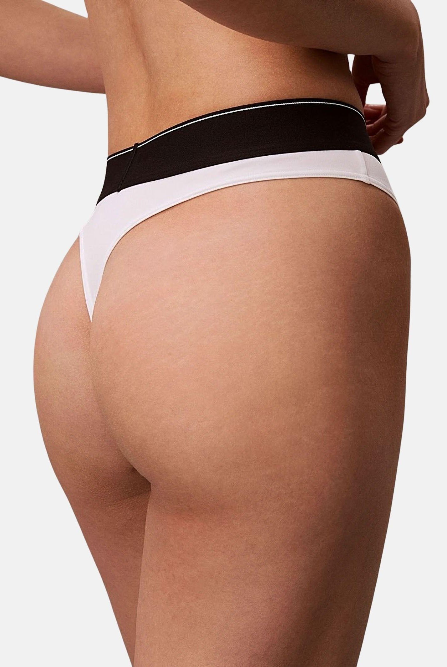 CALVIN KLEIN Perizoma bianco da donna LV00QF8813 100 CALVIN KLEIN