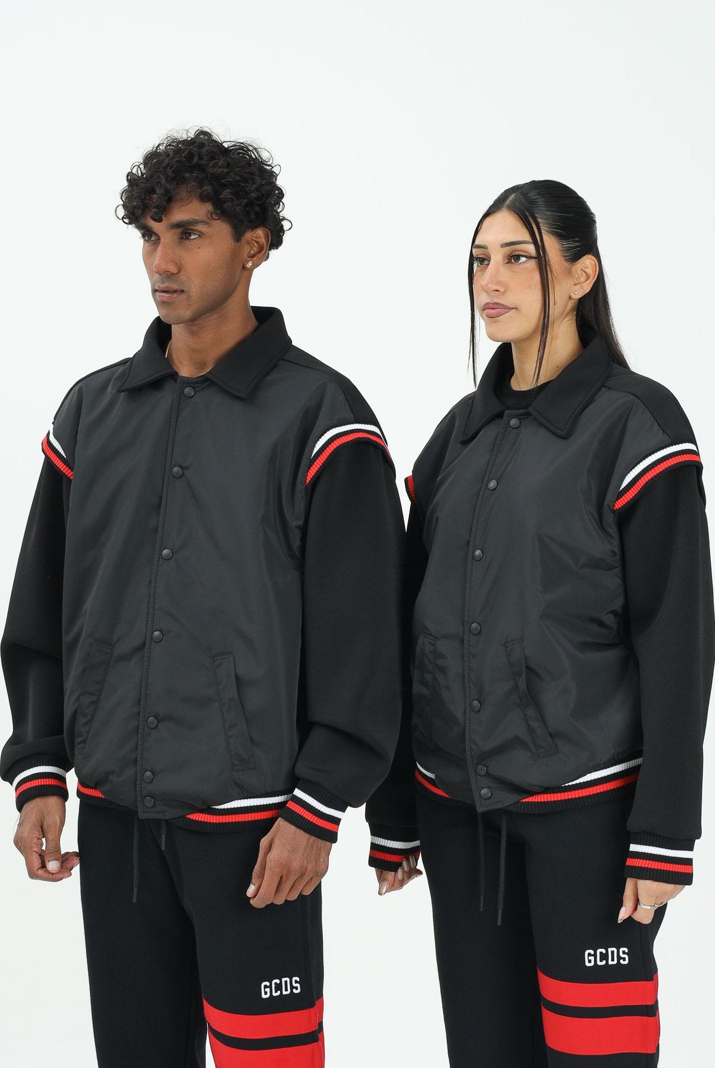 GCDS Bomber nero per uomo e donna con logo sul retro B2EM0901MA0 99 GCDS