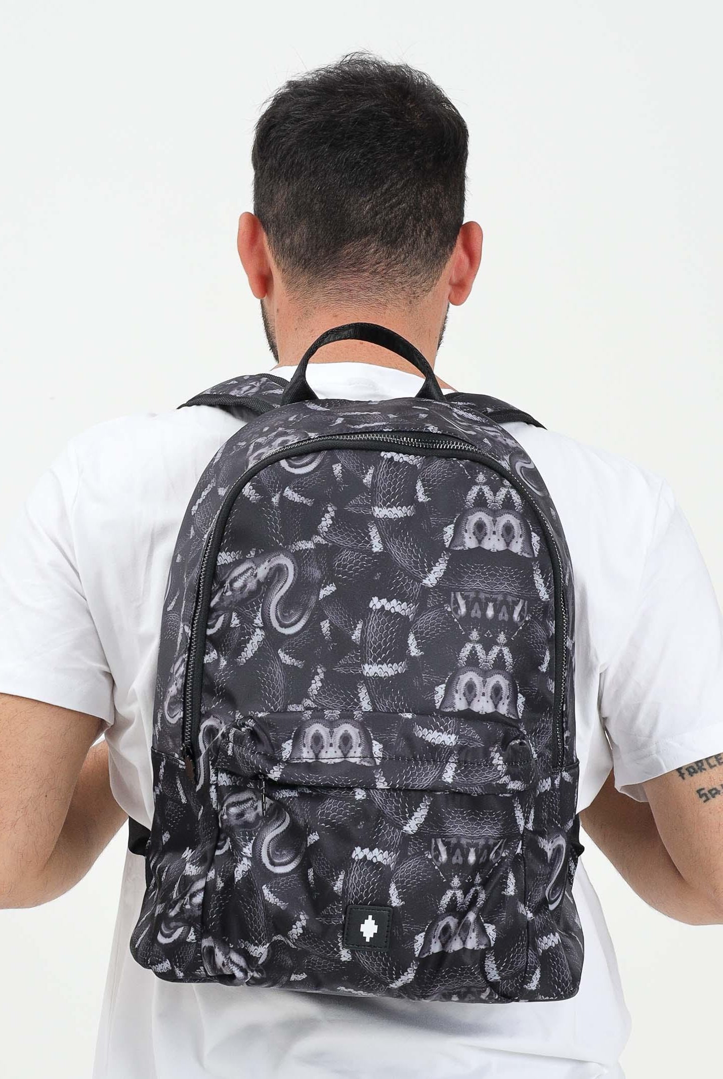 MARCELO BURLON COUNTY OF MILAN Zaino nero per uomo e donna con stampa all-over effetto pitone COMAF250111 MARCELO BURLON COUNTY OF MILAN