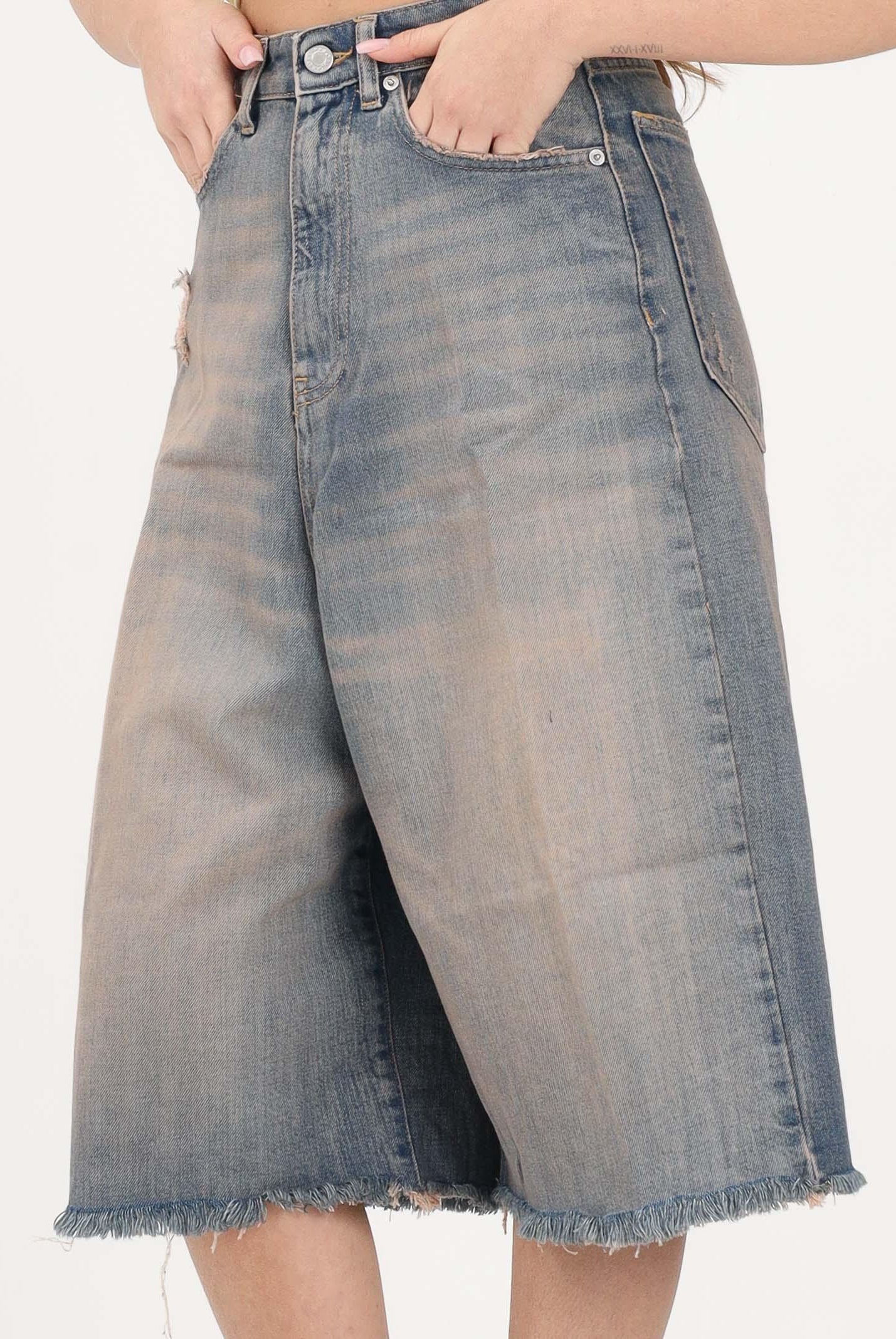 VICOLO Bermuda Carola in denim sabbiato da donna DAB5082 ADE VICOLO