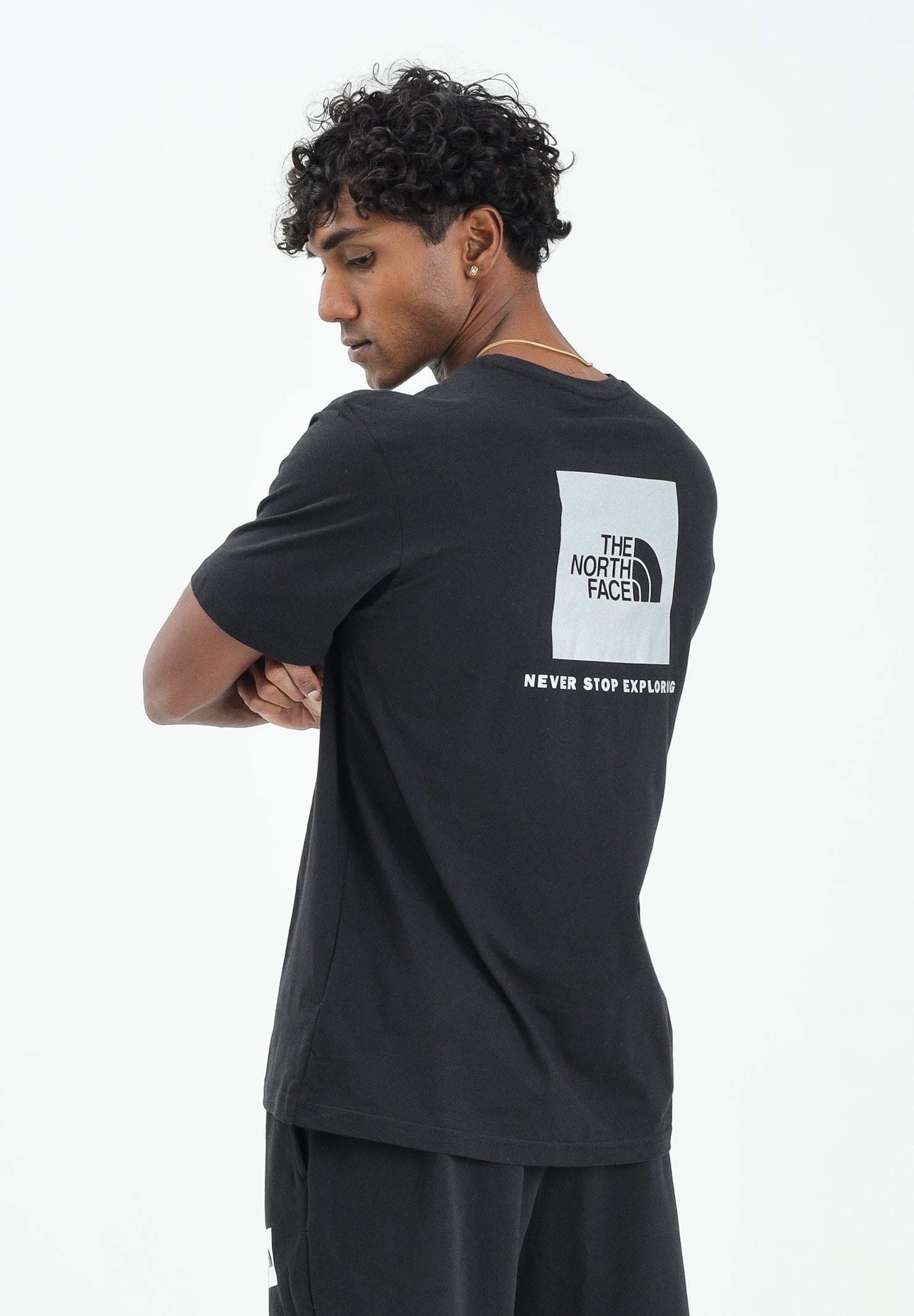 THE NORTH FACE T-shirt a manica corta NSE nera da uomo NF0A8C4VU1H1 . THE NORTH FACE