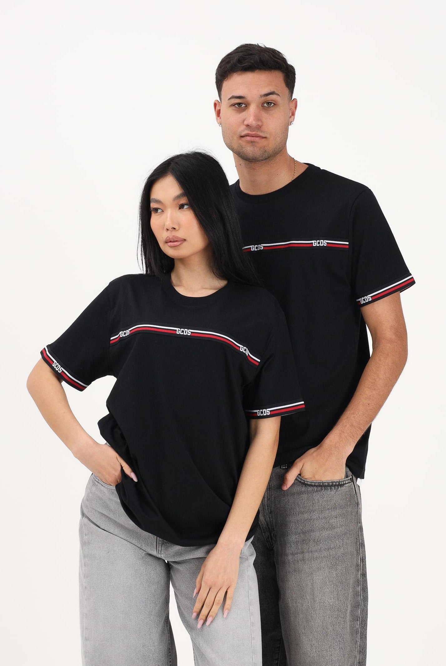 GCDS T-shirt a manica corta nera per uomo e donna con bande logate C1MEQC036J101 999B GCDS