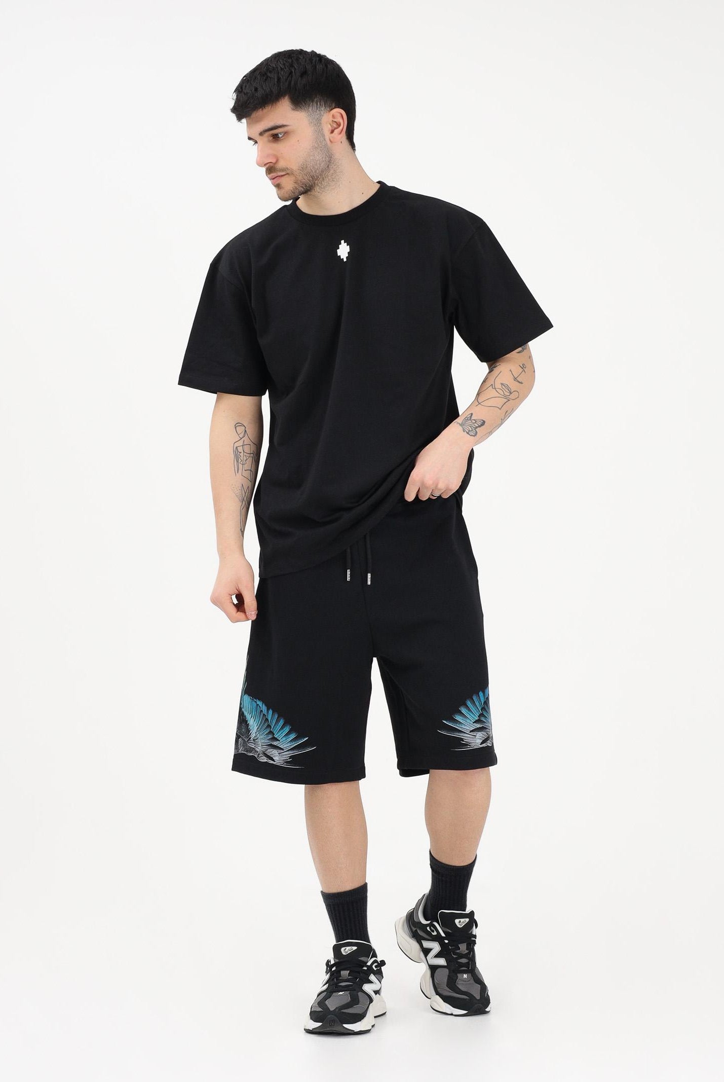 MARCELO BURLON COUNTY OF MILAN Shorts sportivo nero da uomo con stampa S6CMMABE026 110 MARCELO BURLON COUNTY OF MILAN