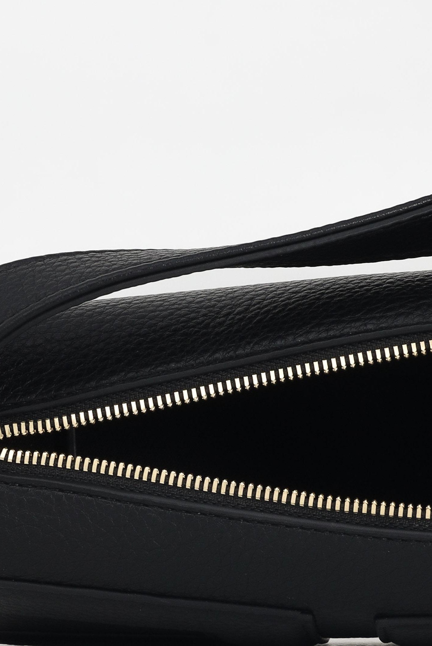 ELISABETTA FRANCHI Borsa a spalla nera da donna con logo BS55A56E2 110 ELISABETTA FRANCHI