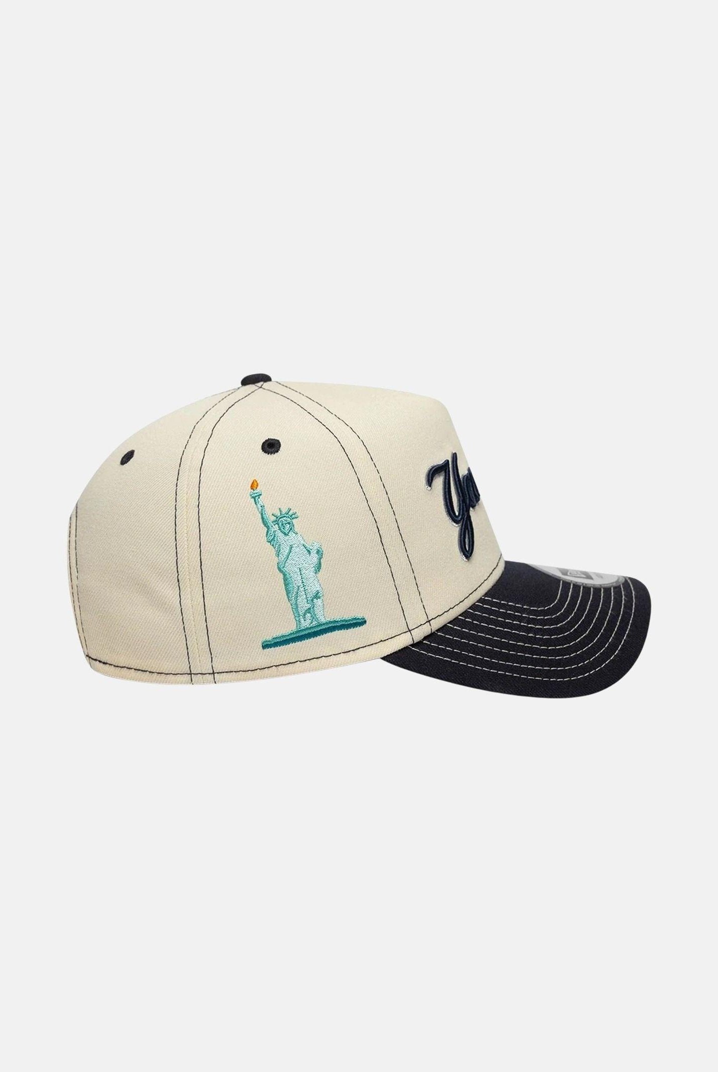 NEW ERA Cappello con visiera 9FORTY E-Frame New York Yankees MLB City Icon beige e nero per uomo e donna 60856325 . NEW ERA