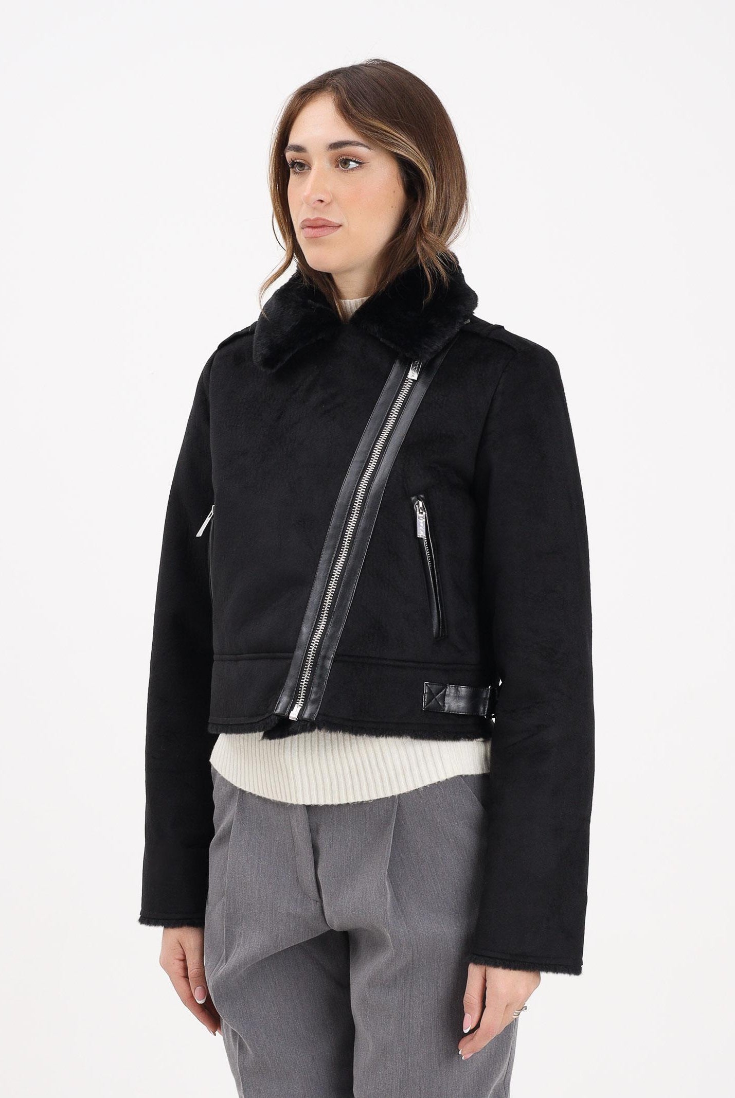 VICOLO Montone corto nero da donna TF0090 A99 VICOLO