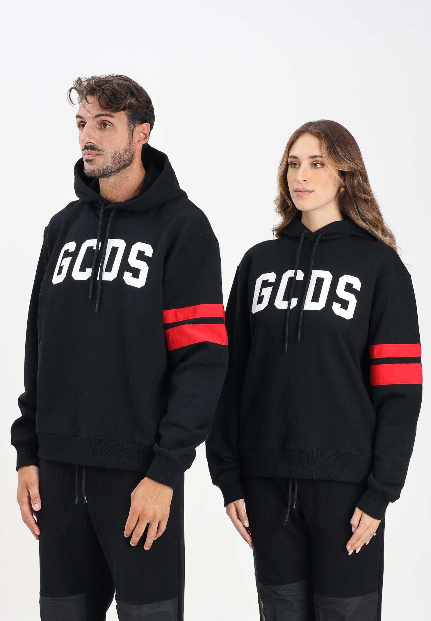 GCDS Felpa con cappuccio nera per uomo e donna rifinta da logo e bande a contrasto B1XM1901JI0 99 GCDS