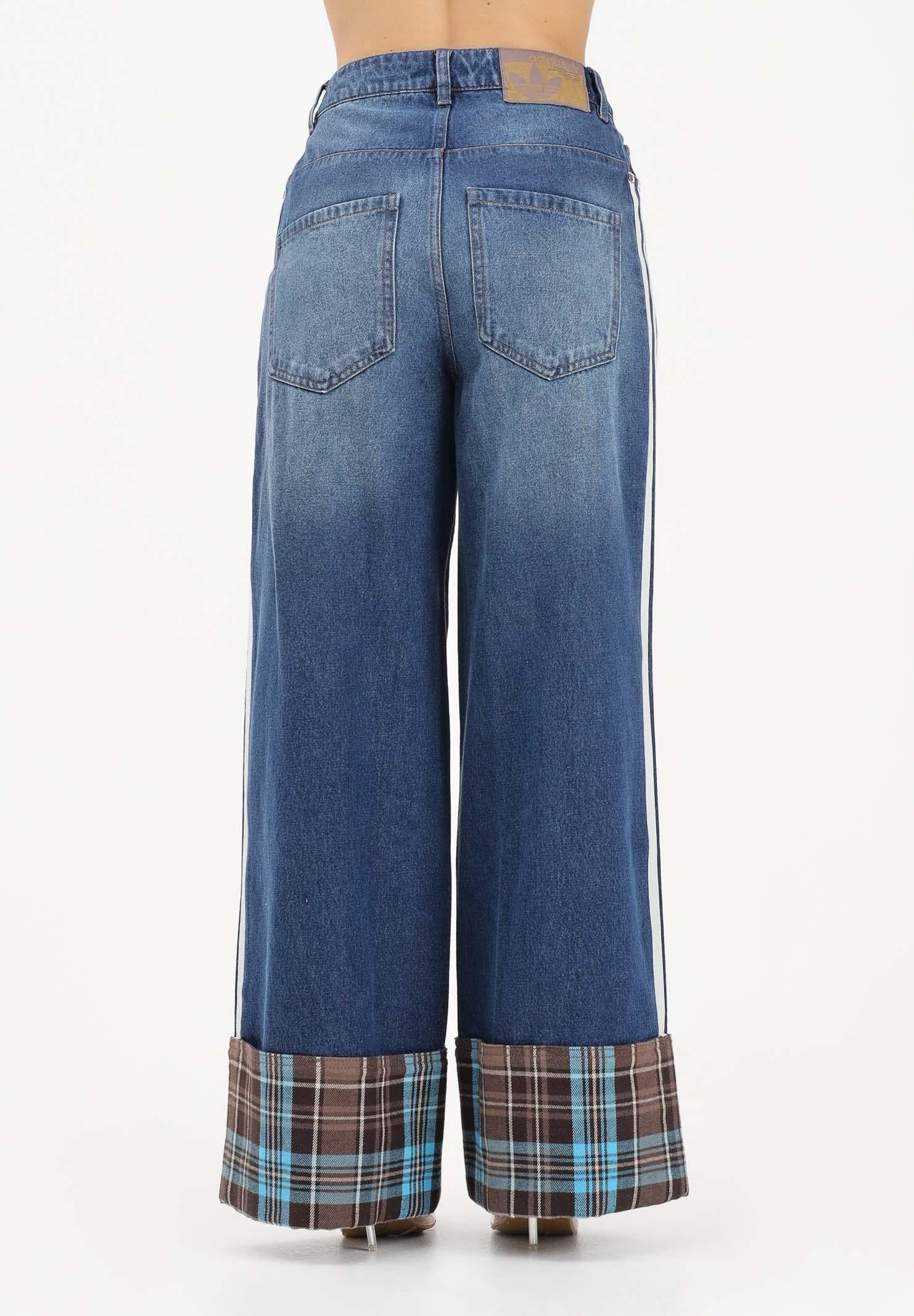 ADIDAS ORIGINALS Jeans in denim medio da donna con piegone a quadri KW4518 . ADIDAS ORIGINALS