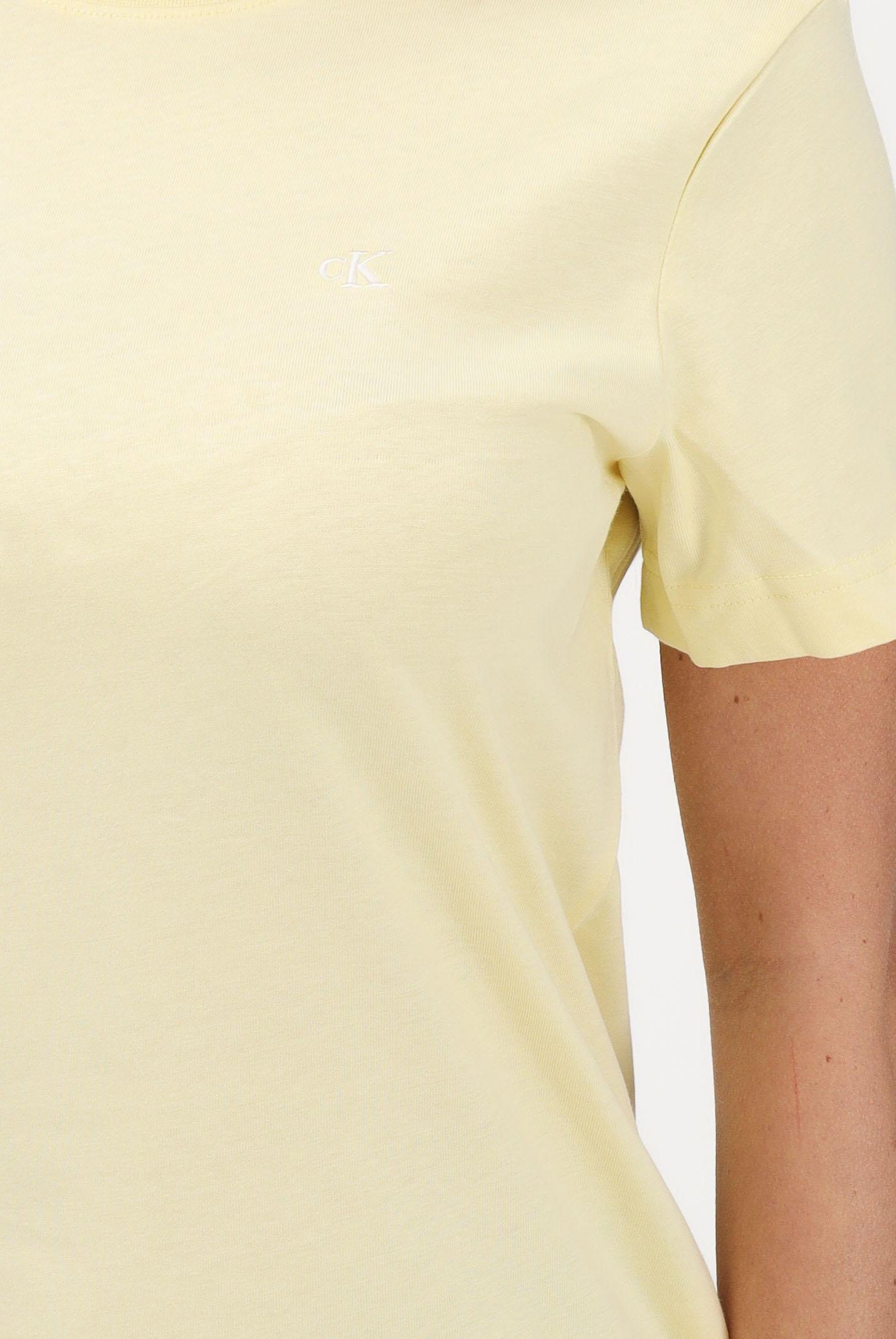 CALVIN KLEIN JEANS T-shirt a manica corta gialla da donna con logo LV047B224G 4MY CALVIN KLEIN JEANS