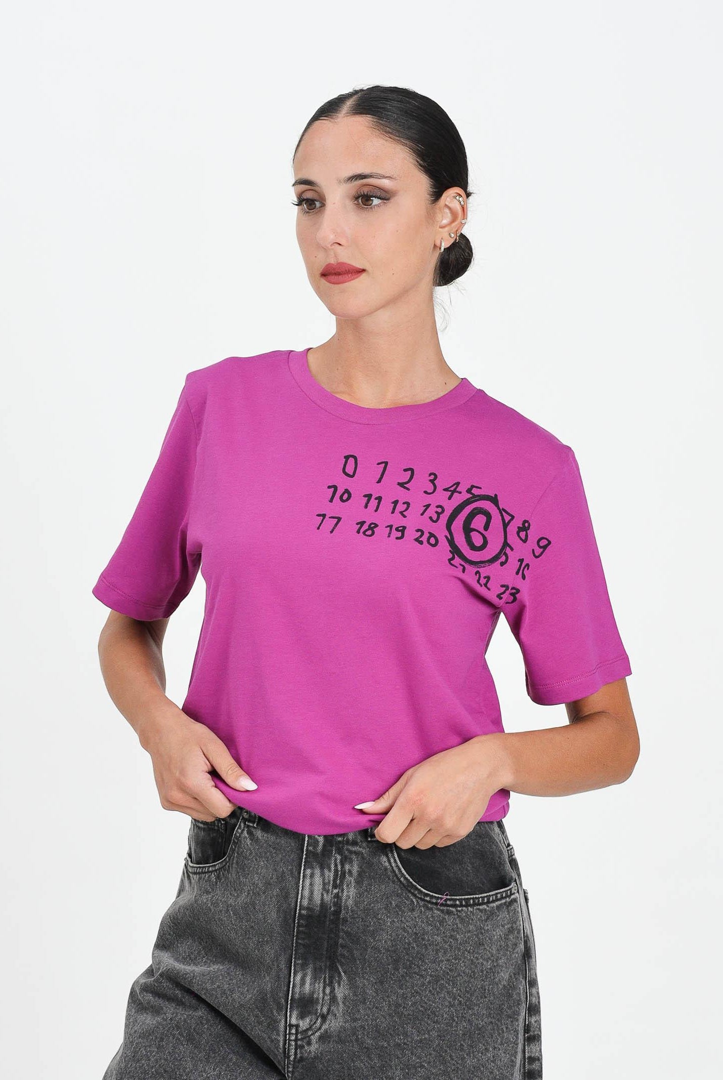 MAISON MARGIELA T-shirt a manica corta color prugna per donna, ragazzi e bambini arricchita da un logo Hand Written M60897MM02Y M6602 MAISON MARGIELA